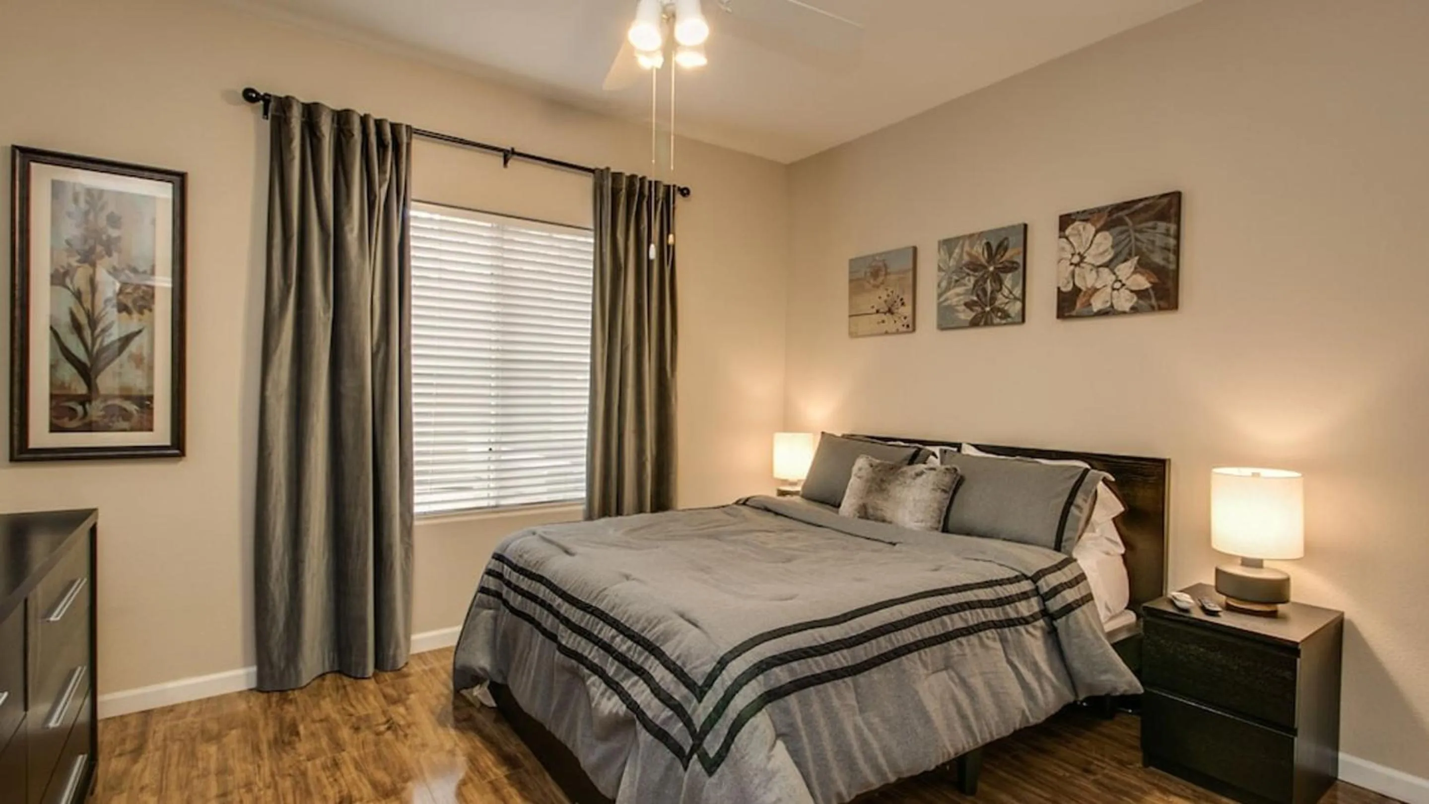 Other, Bed in Cozy 1-Bdrm Scottsdale Condo next to pool