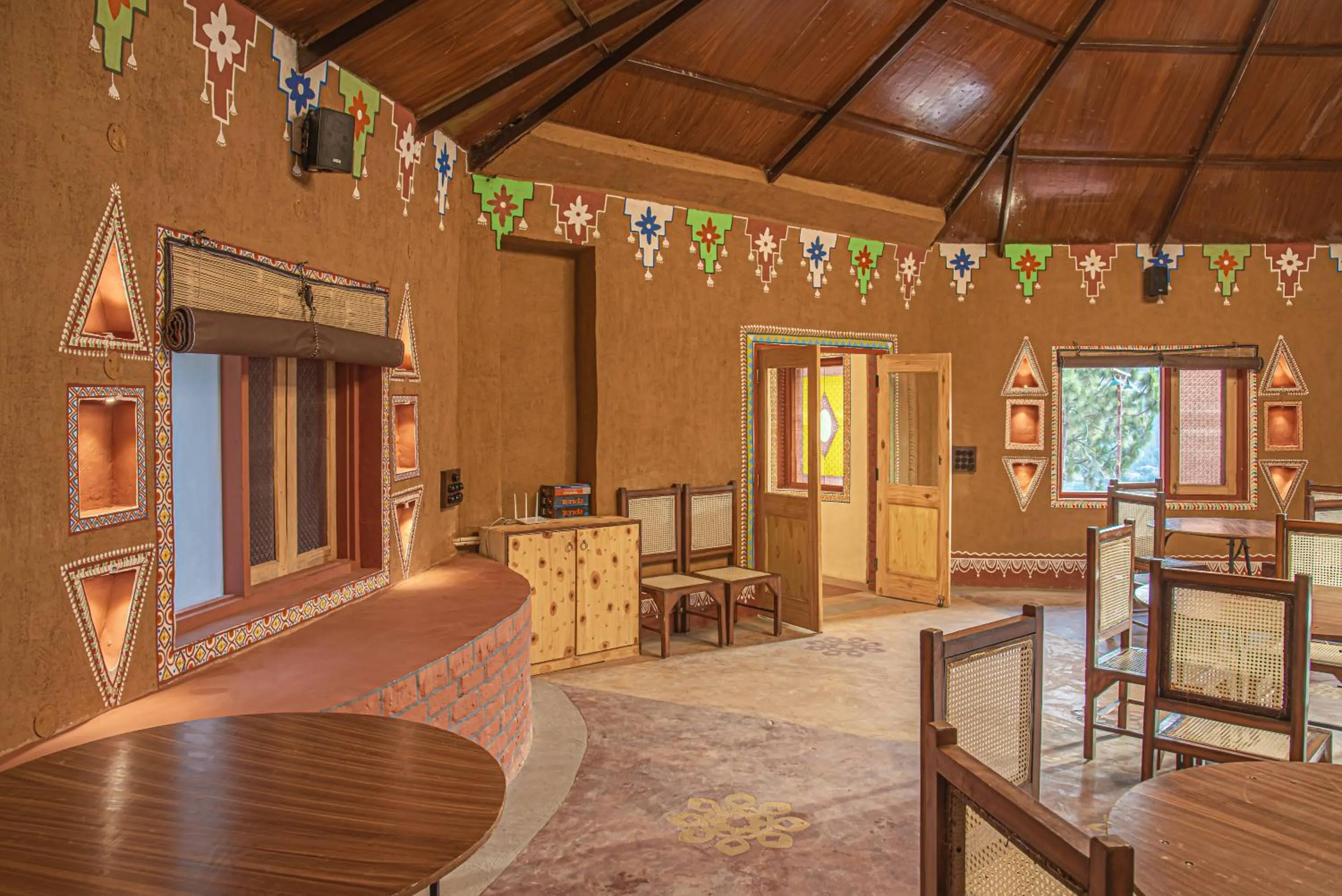 Restaurant/places to eat in A Kasauli Ggaon by Echor