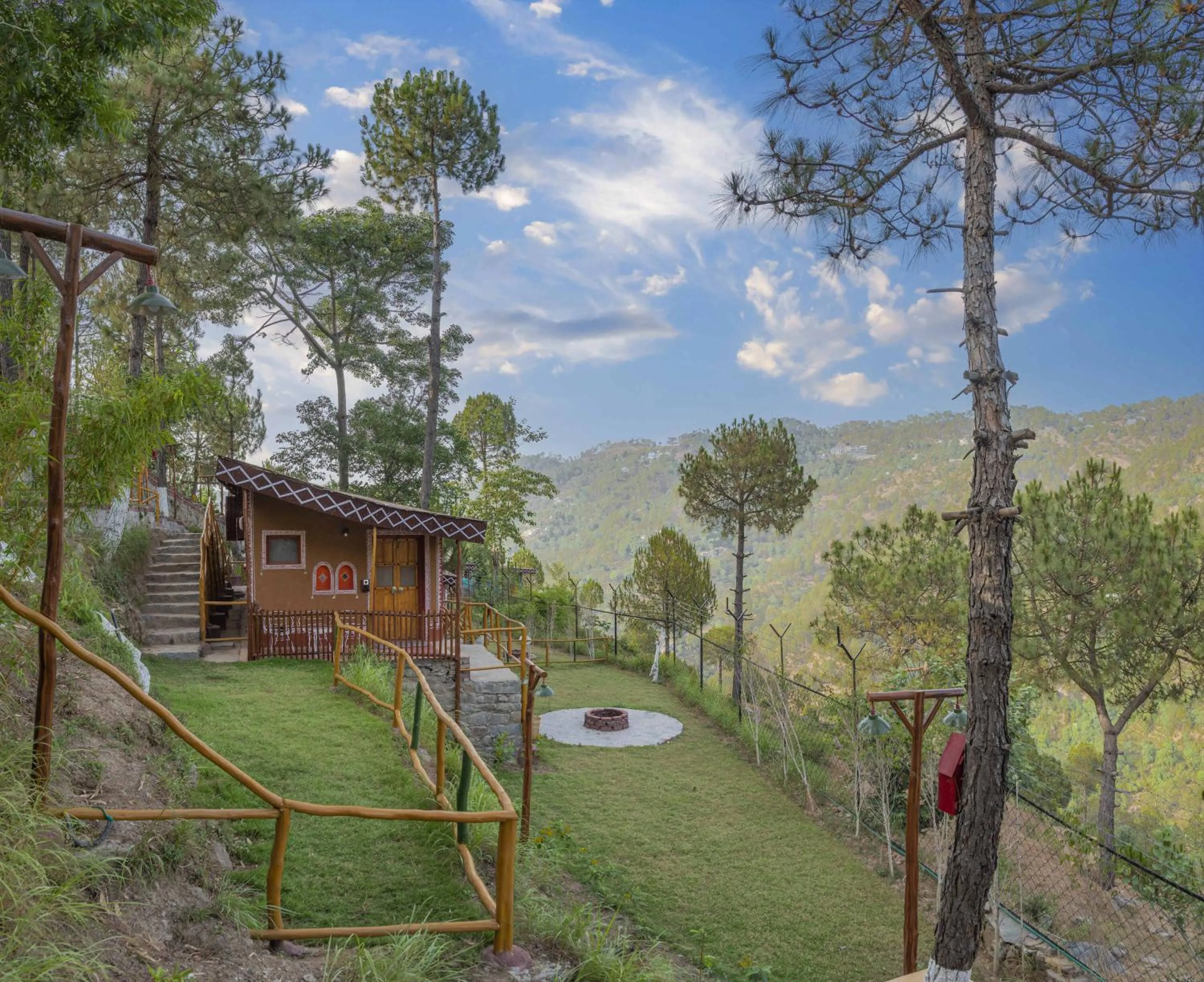 Property building in A Kasauli Ggaon by Echor