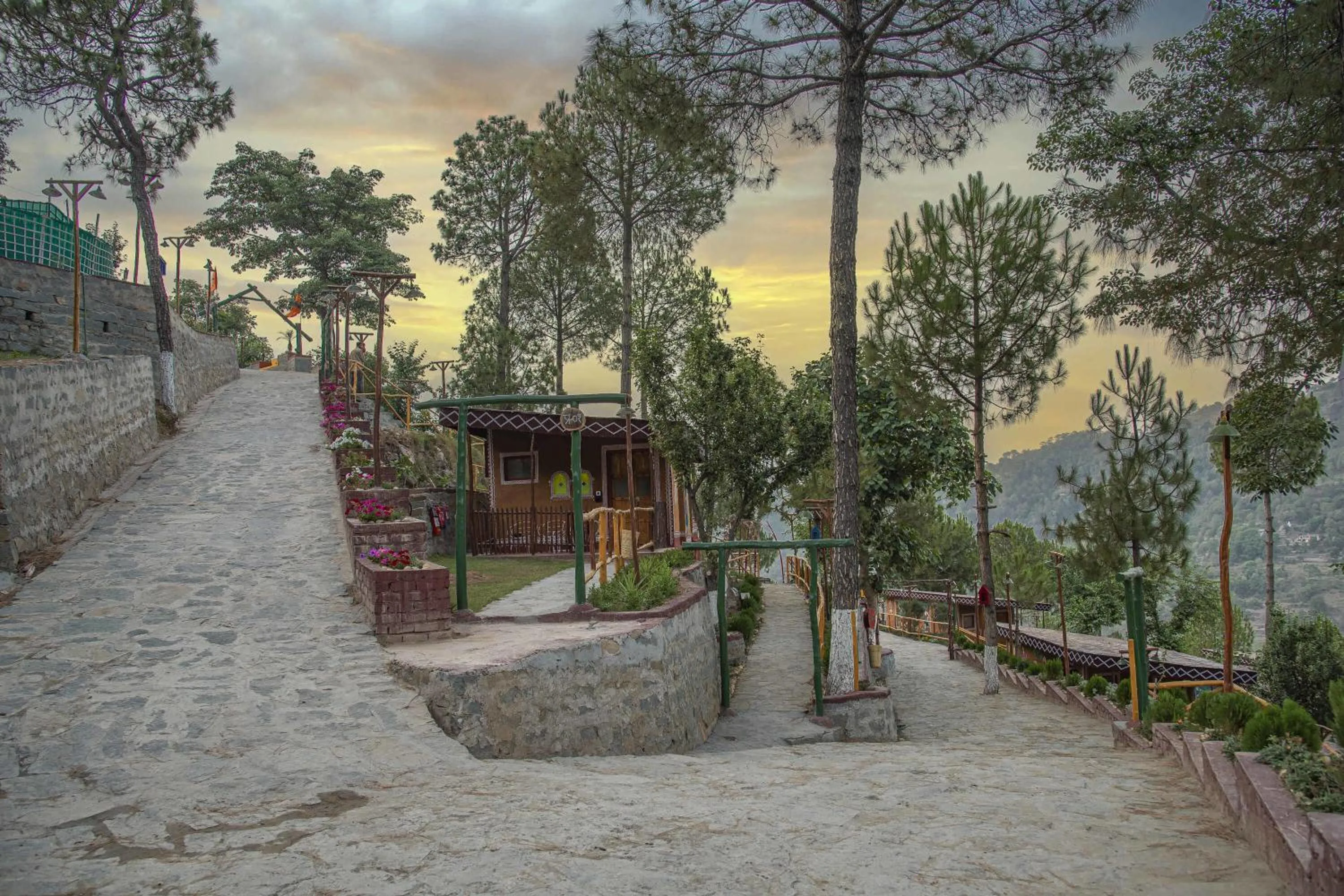 Property building in A Kasauli Ggaon by Echor