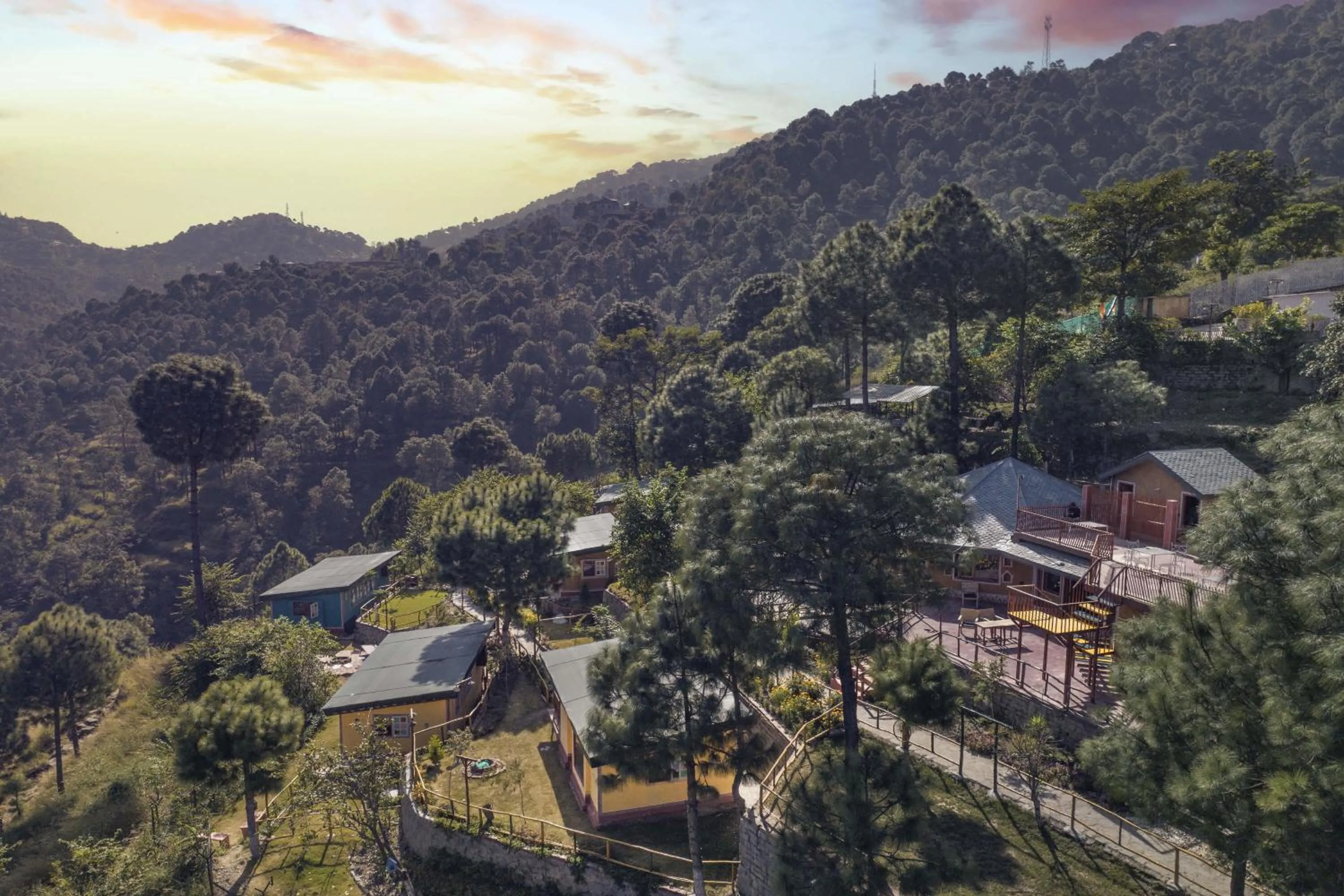 Property building in A Kasauli Ggaon by Echor