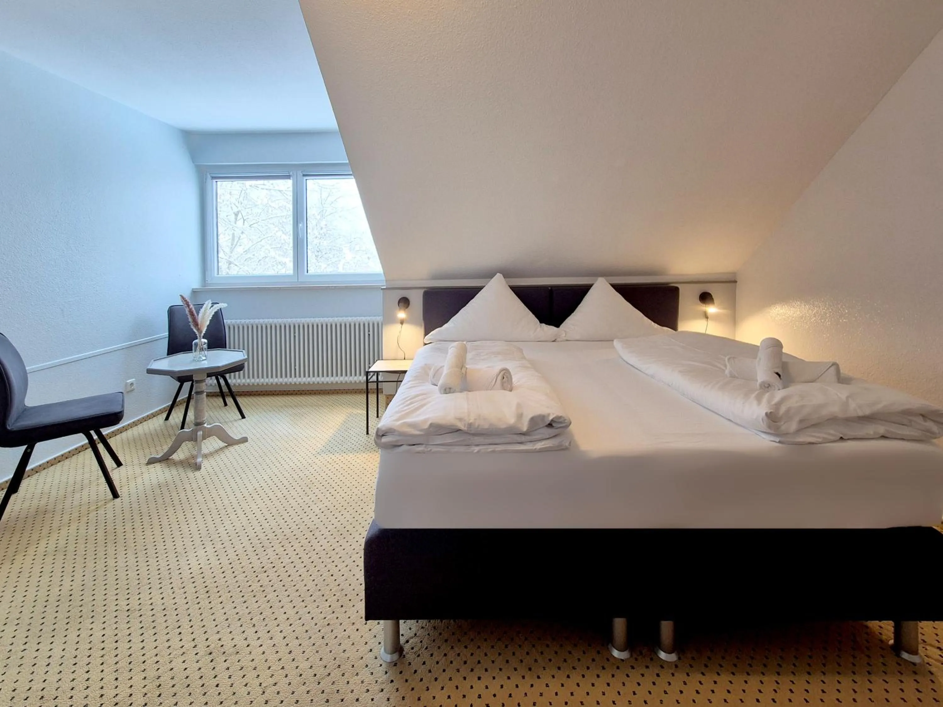 Bed in Hotel Schachener Hof