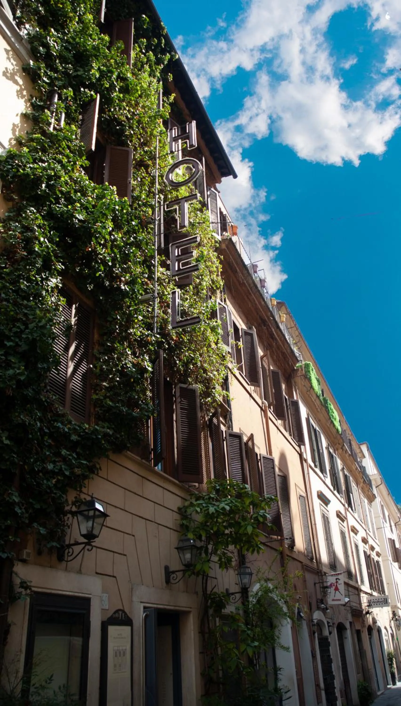 Property building in Hotel Piazza Di Spagna