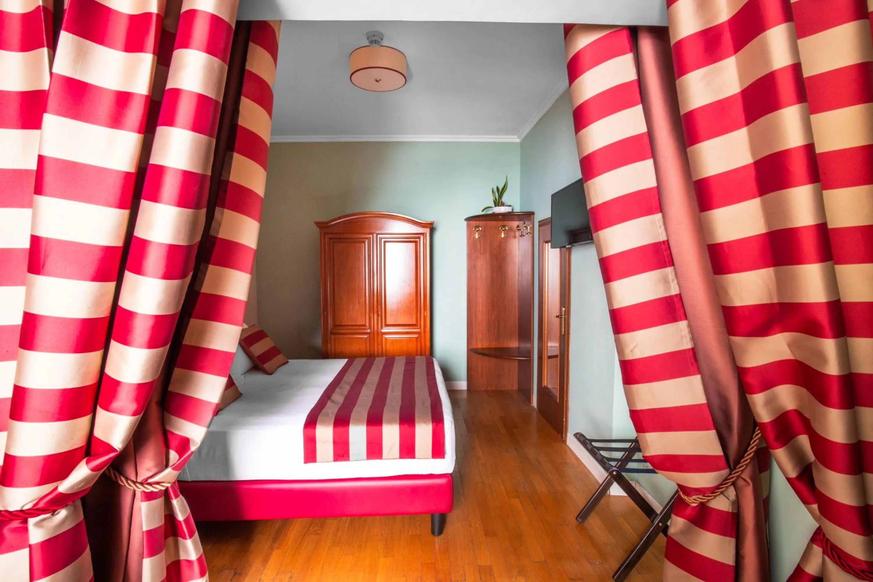 Bed in Hotel Piazza Di Spagna