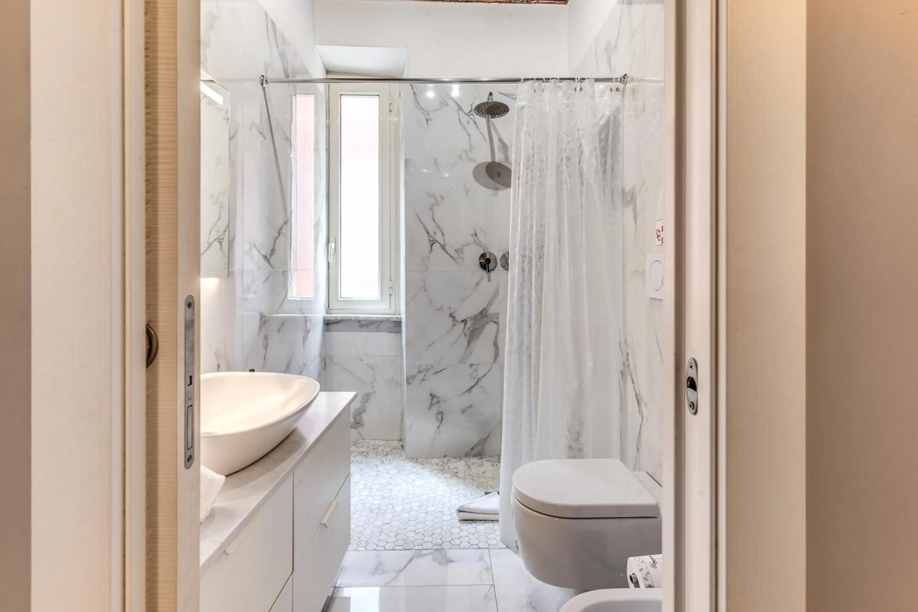 Shower in Trevi Beau Boutique Hotel