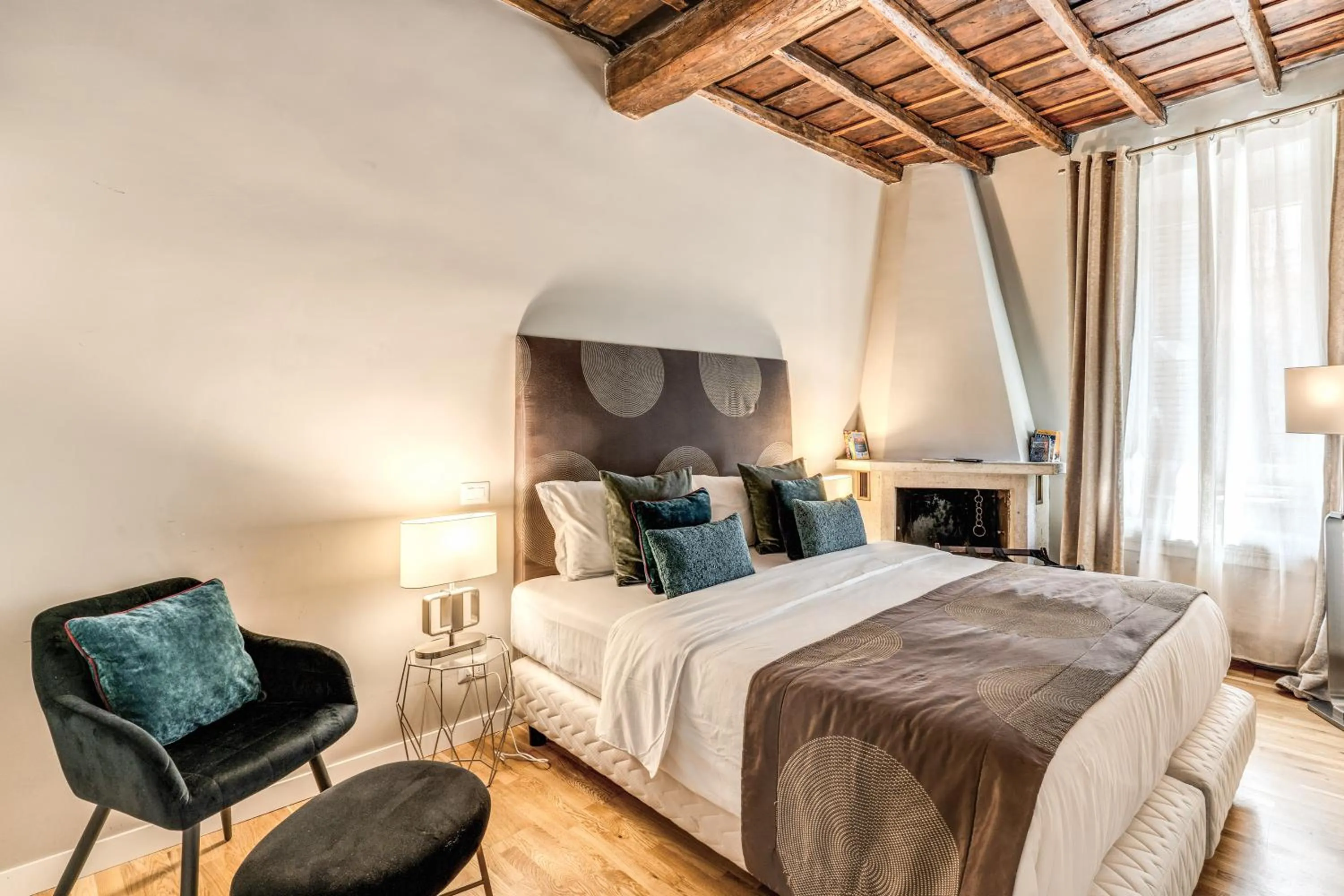 Bed in Trevi Beau Boutique Hotel