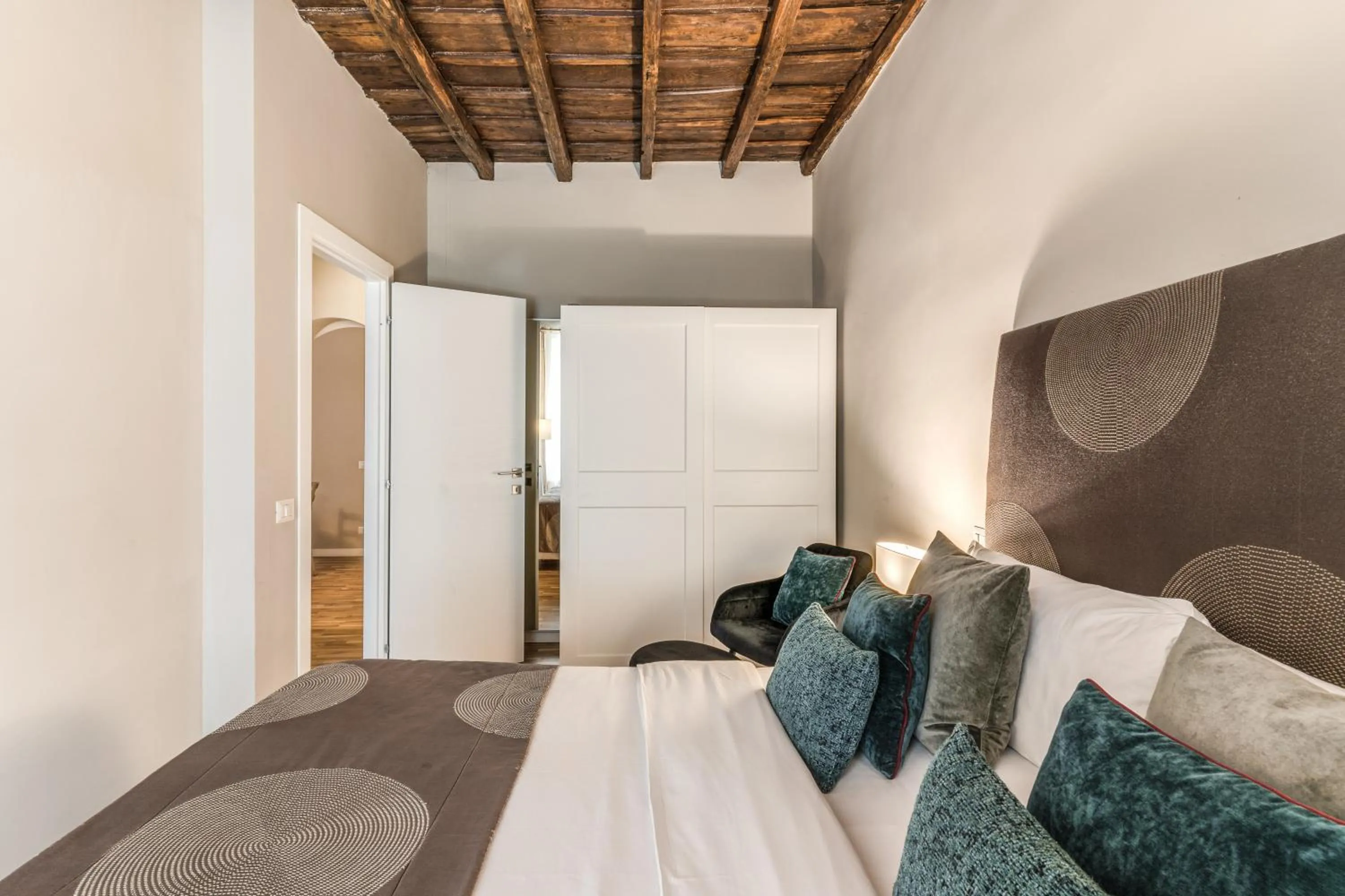 Bed in Trevi Beau Boutique Hotel