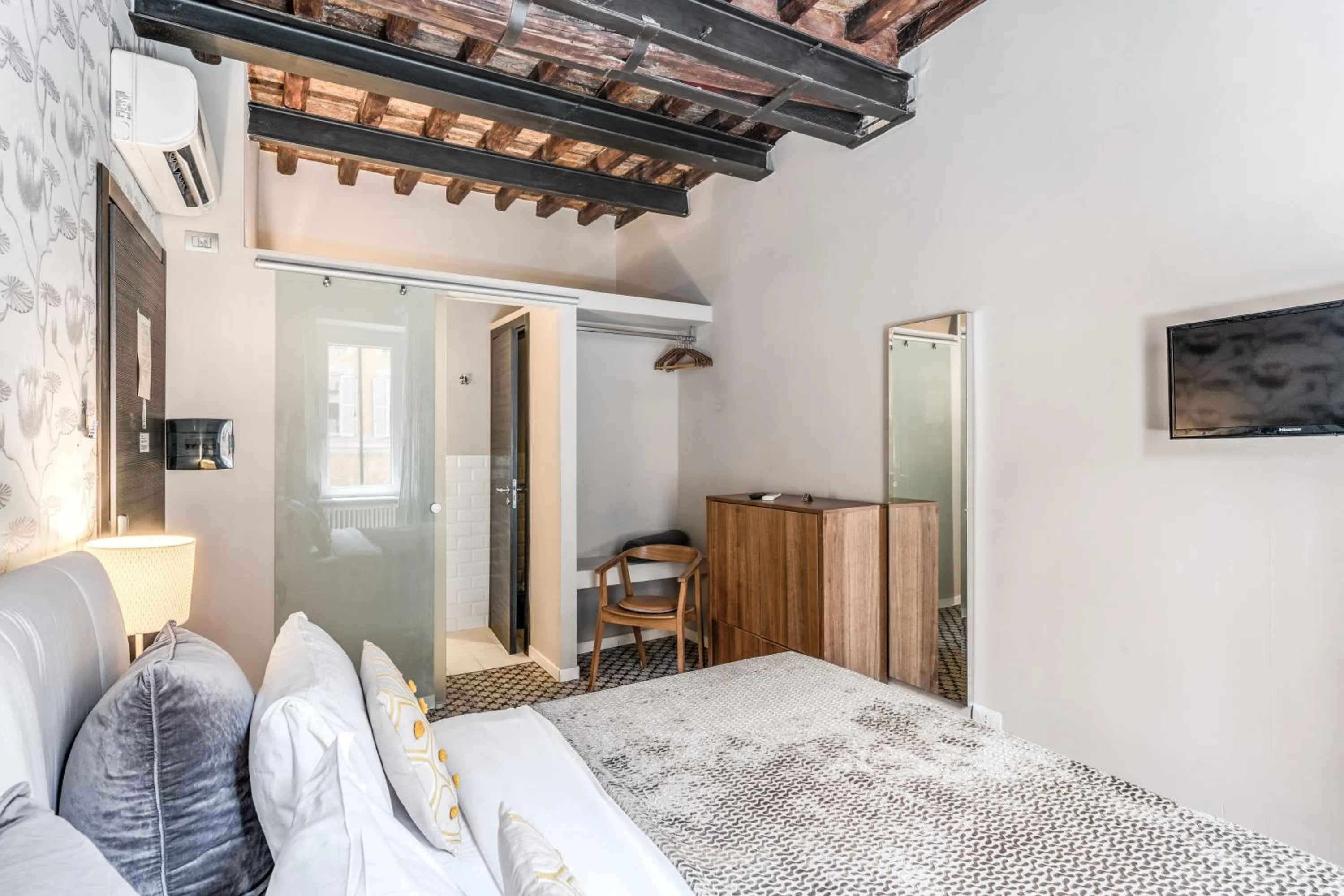 View (from property/room), Bed in Trevi Beau Boutique Hotel