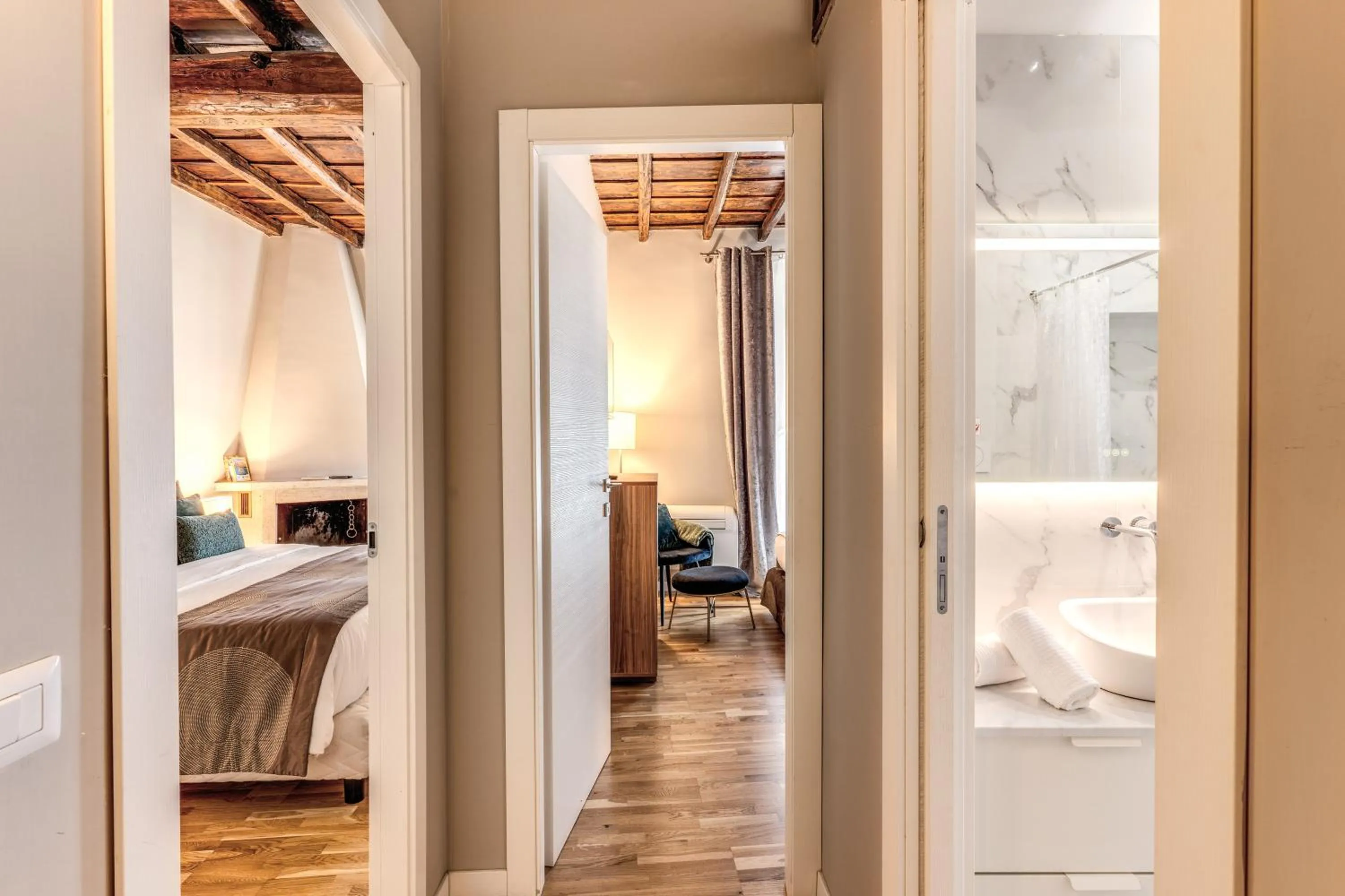 Photo of the whole room, Bed in Trevi Beau Boutique Hotel