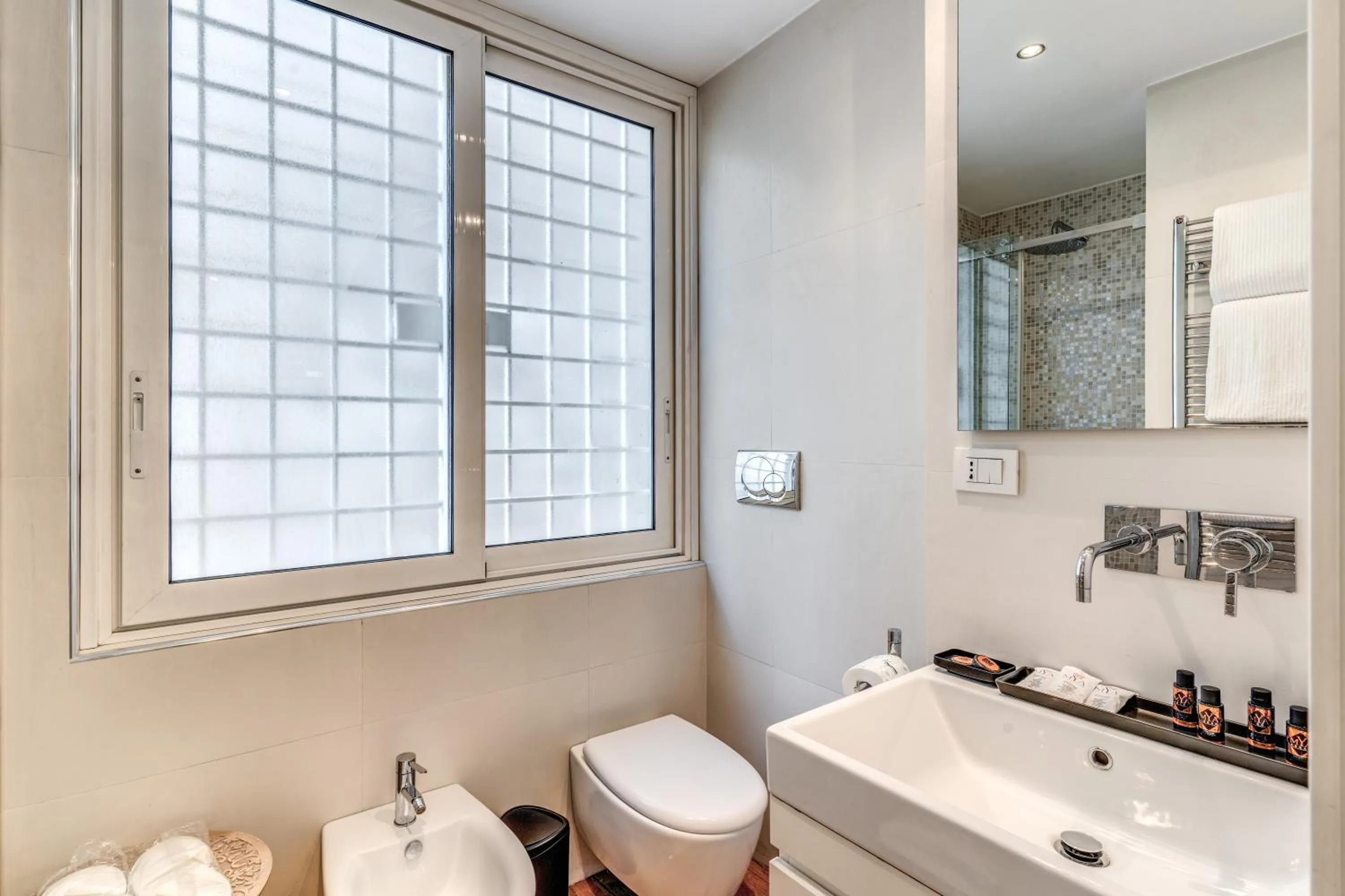 Toilet in Trevi Beau Boutique Hotel