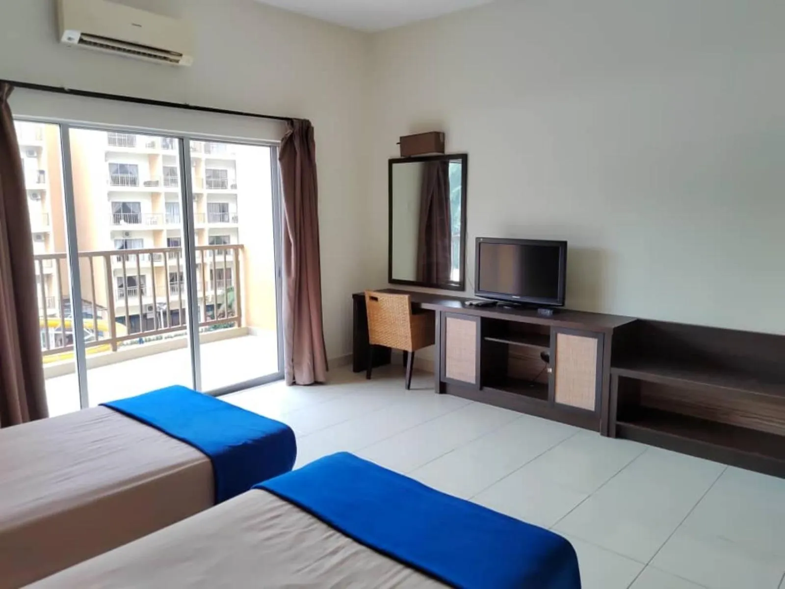 Bed in 5pax Gold Coast Morib Resort - Banting Sepang KLIA Tanjung Sepat