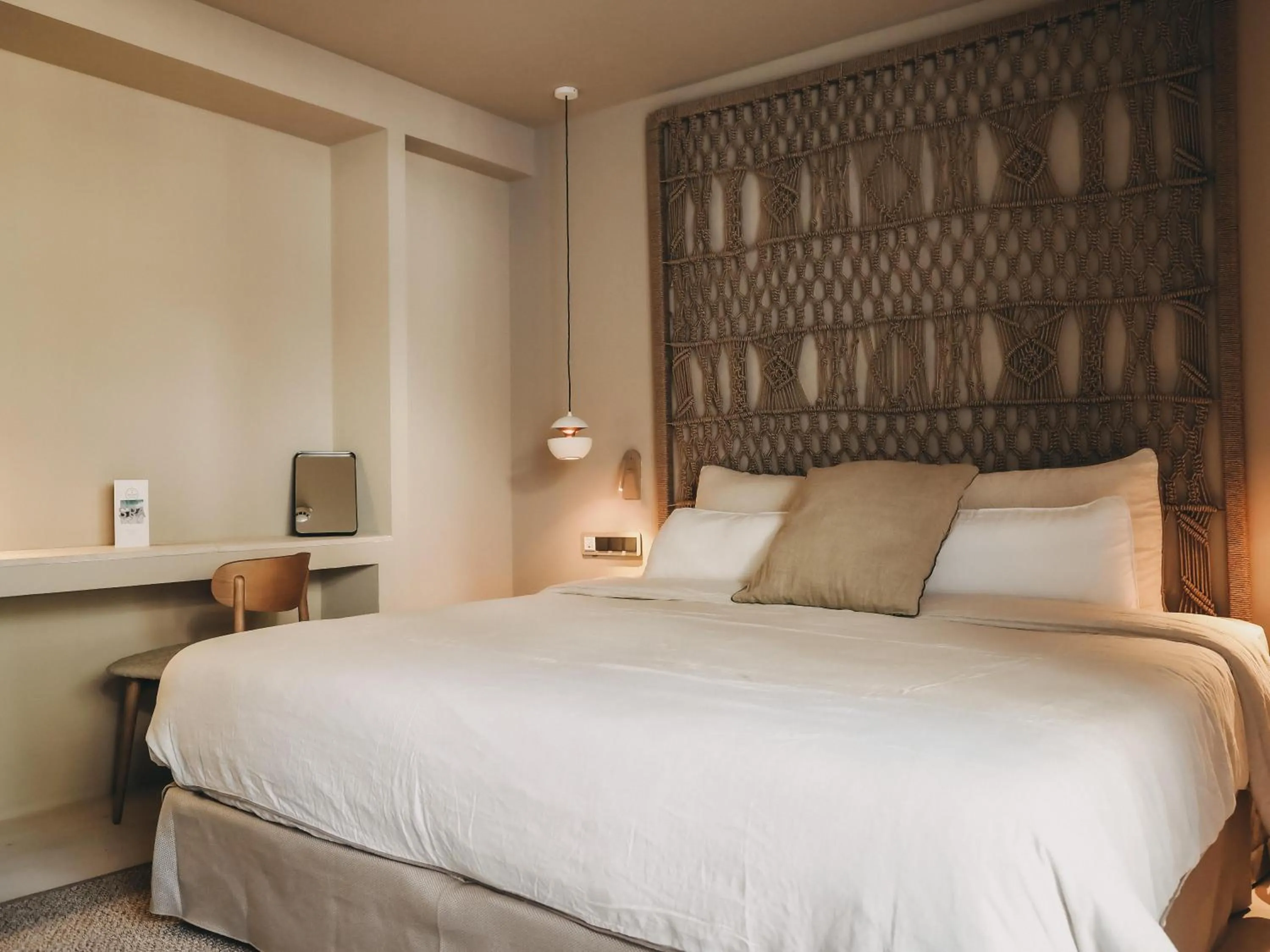 Photo of the whole room, Bed in Barefoot Hotel Mallorca