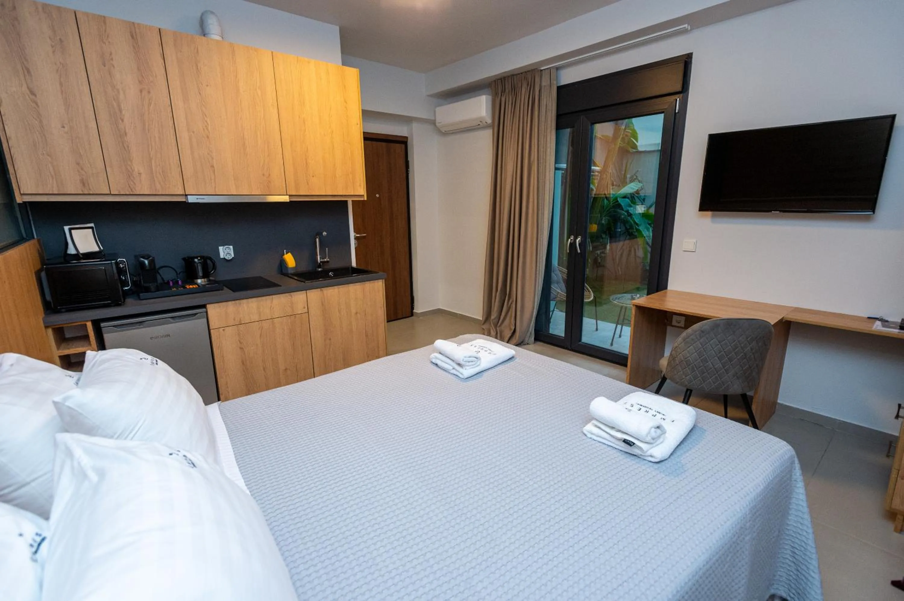 Bed in Empress Luxury Residences