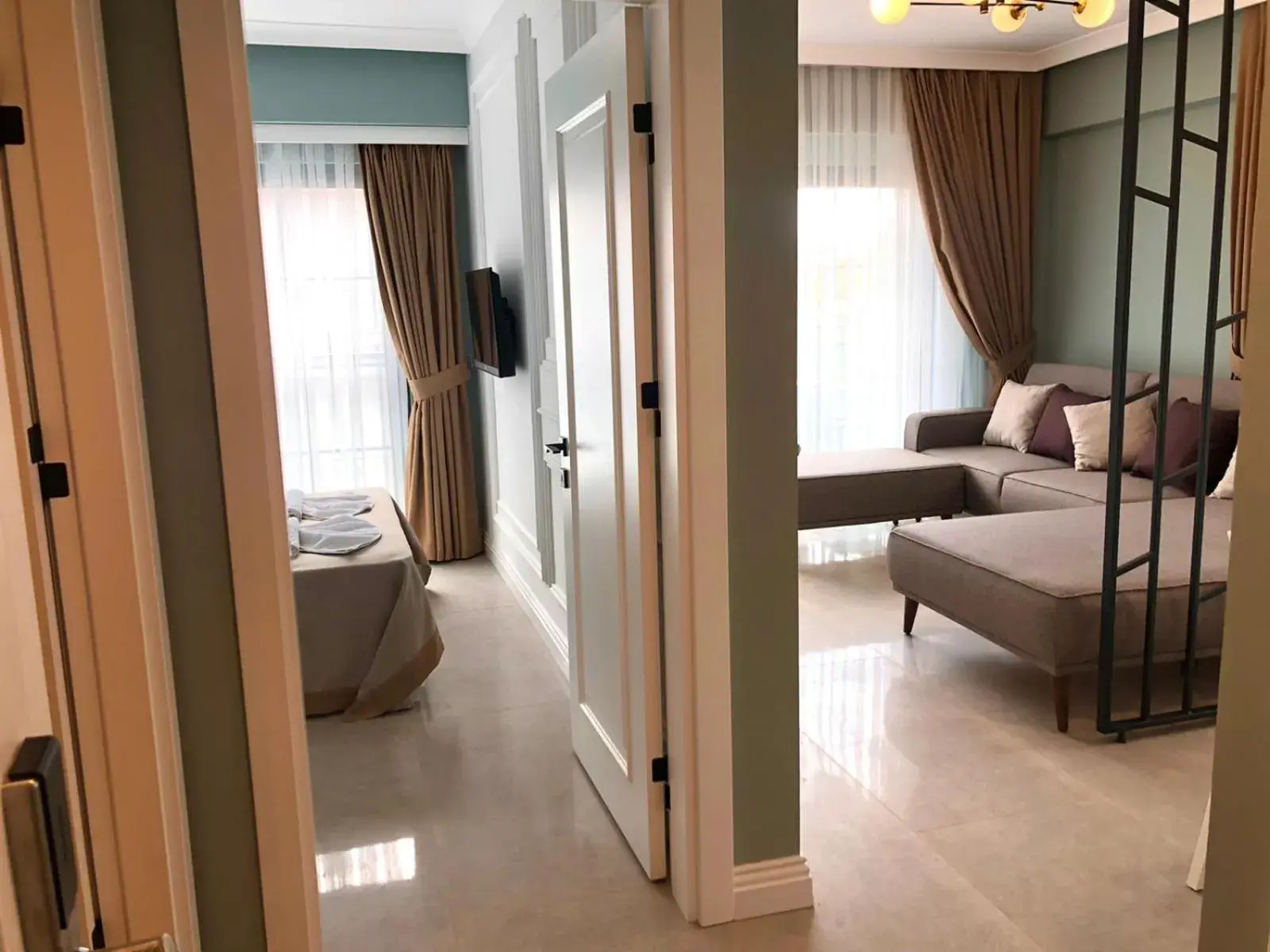 Comfort Triple Room in Juglans Suites Comfort Triple Room in Juglans Suites