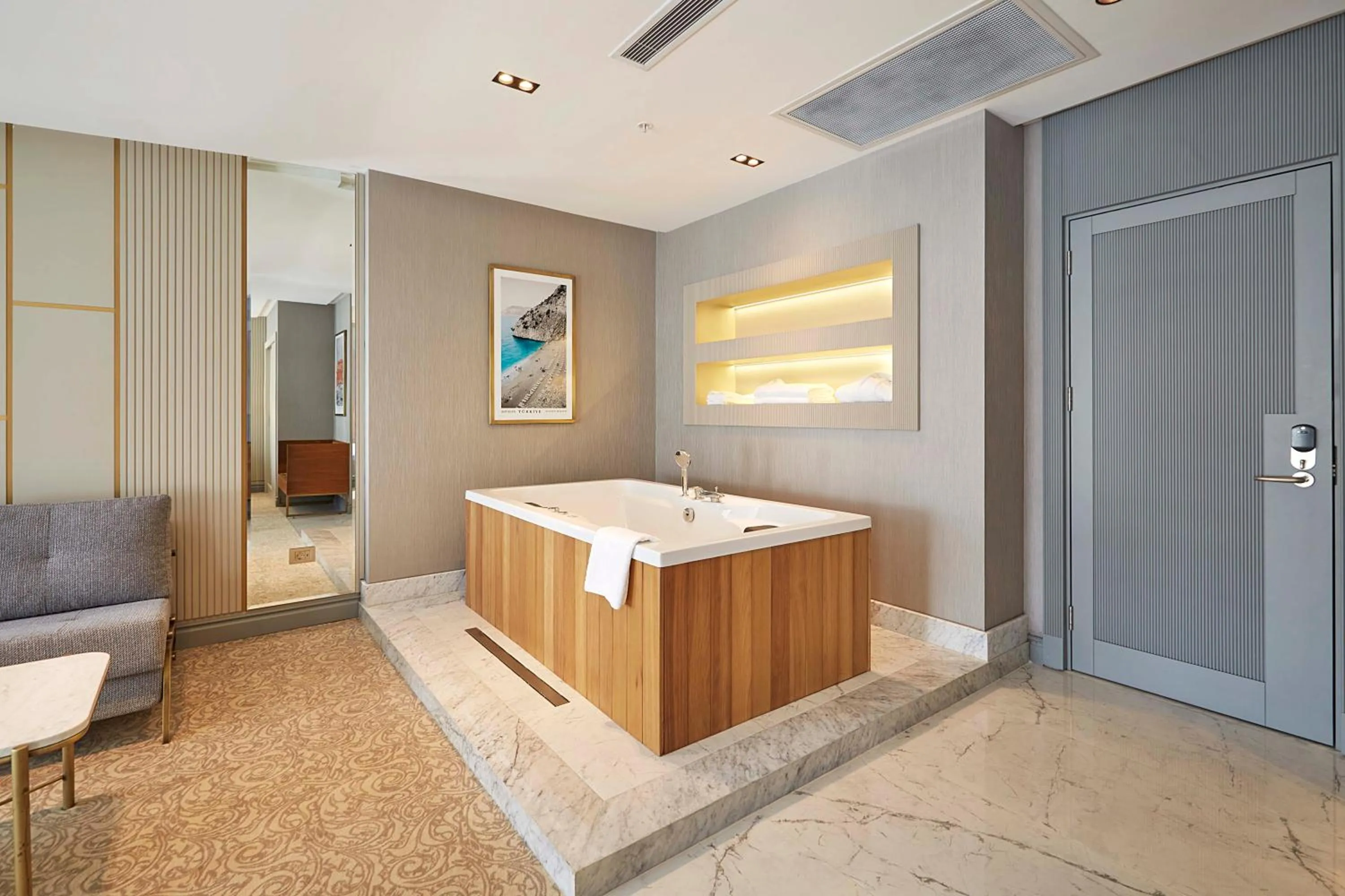 Hot Tub in THE HUBİ HOTEL