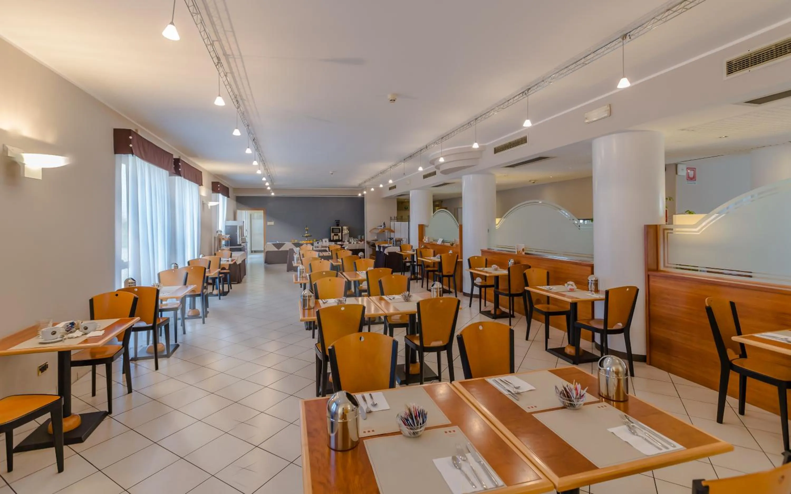 Restaurant/places to eat in UNA HOTELS Occhiobello