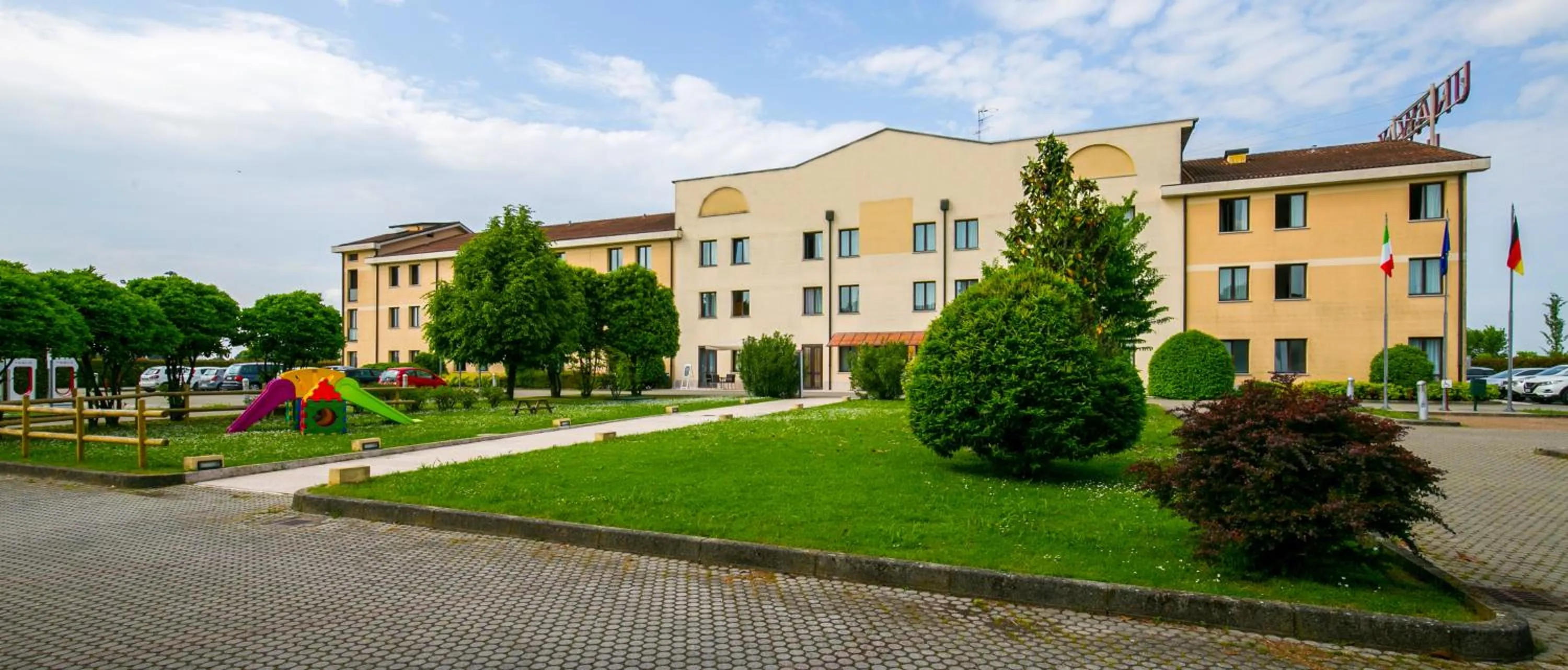 Property building in UNA HOTELS Occhiobello