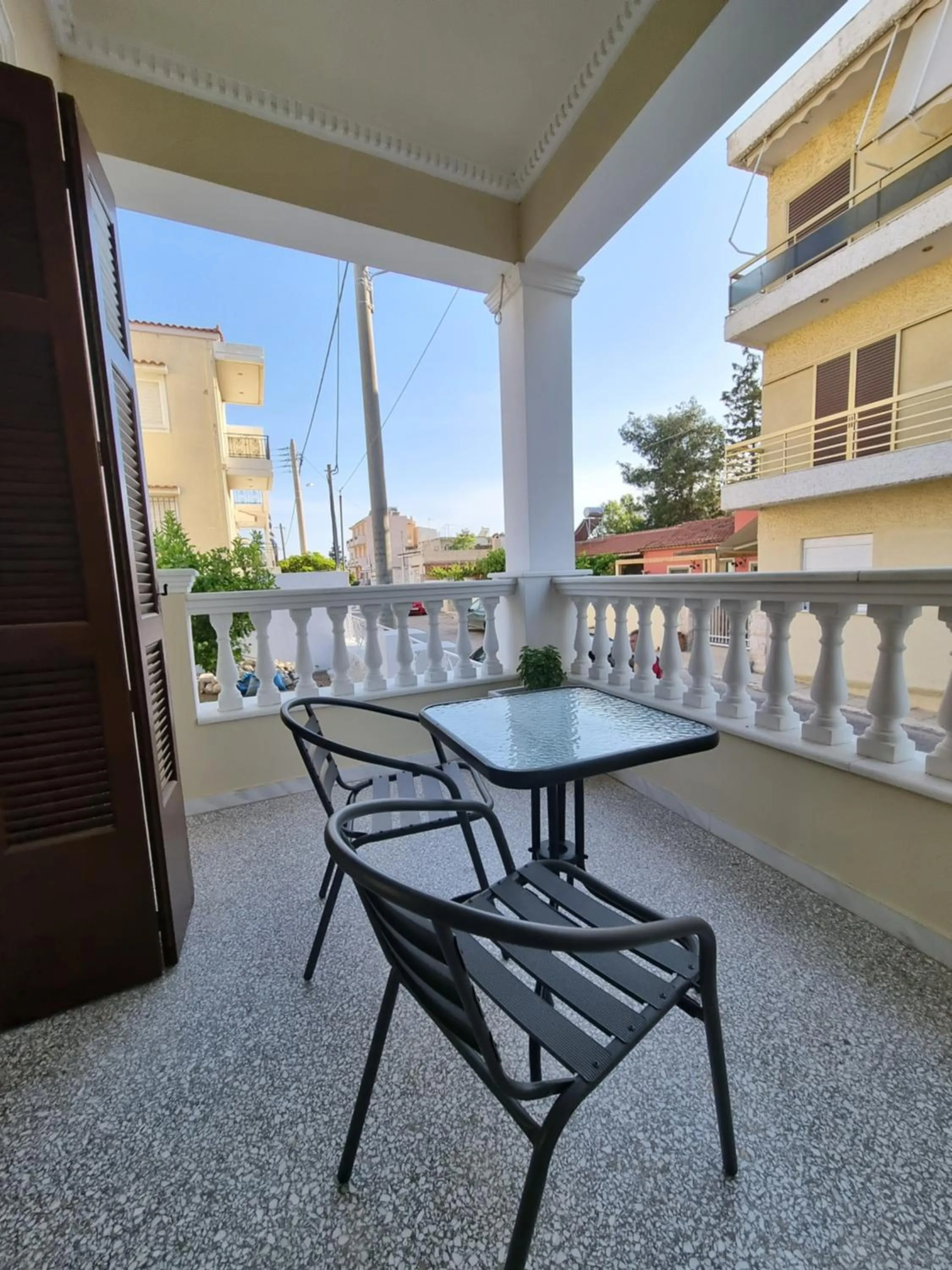 Hall Apartments & Rooms - by Avelink