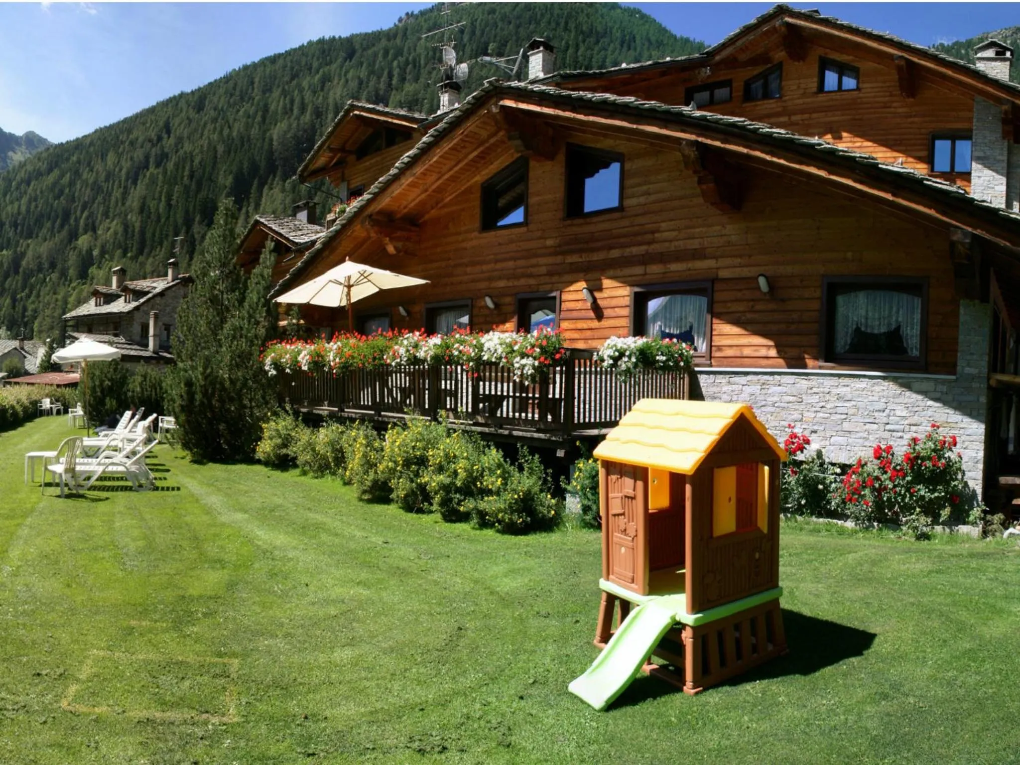 Children play ground in Residence Ruetoreif