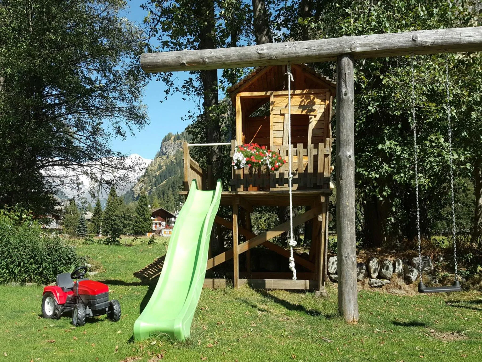 Children play ground in Residence Ruetoreif
