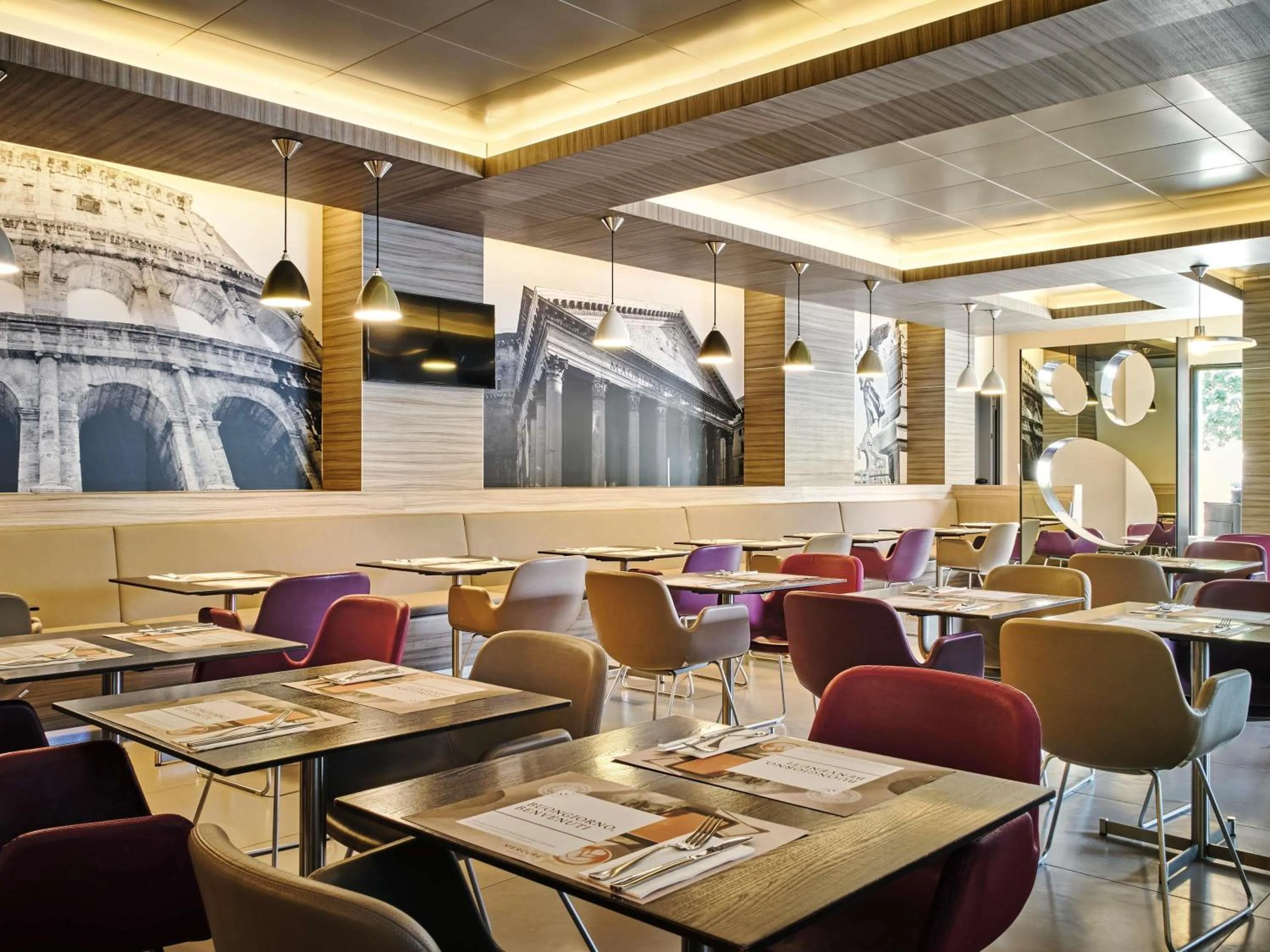 Breakfast in Mercure Roma Centro Colosseo