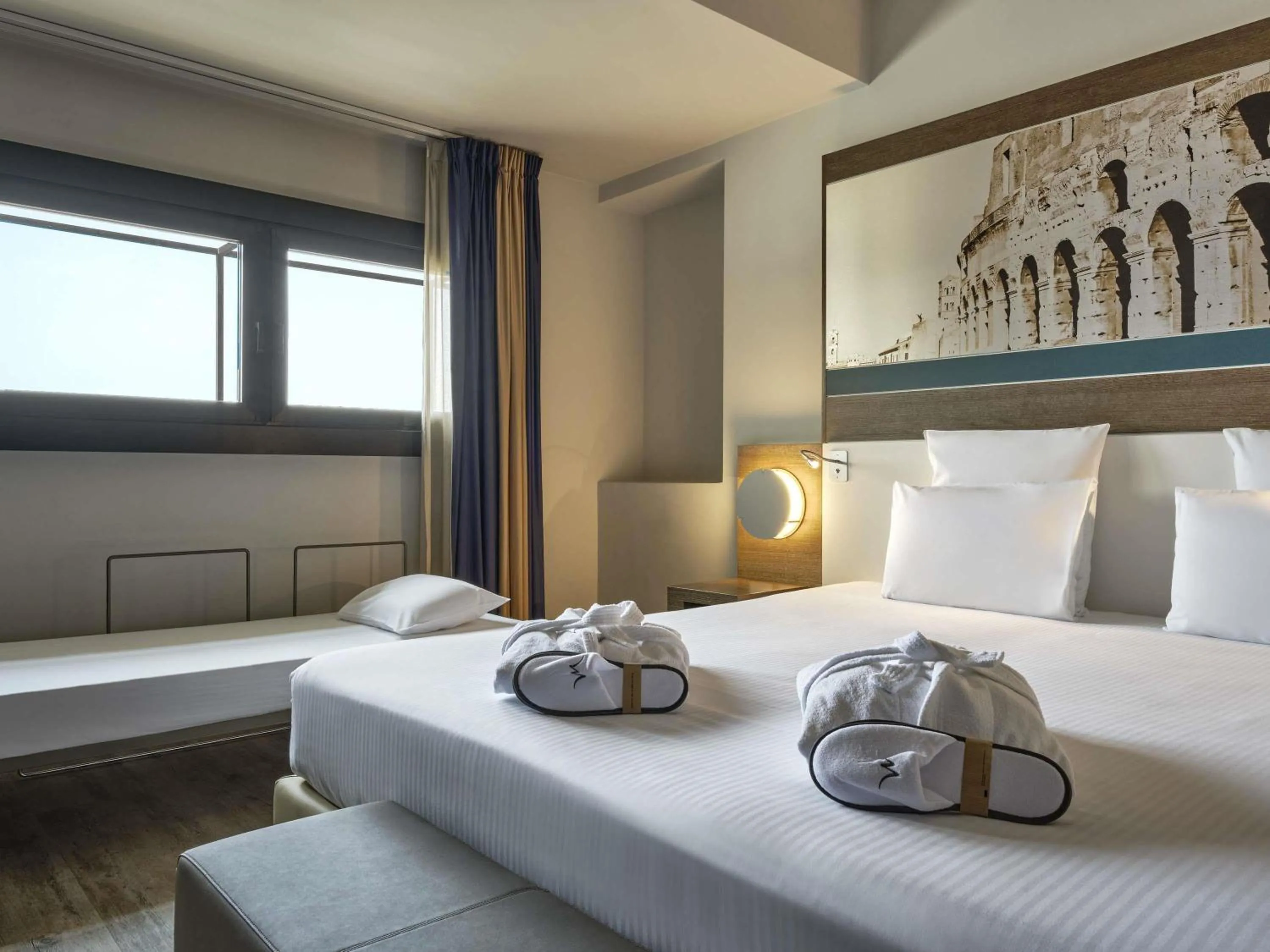 Bedroom, Bed in Mercure Roma Centro Colosseo