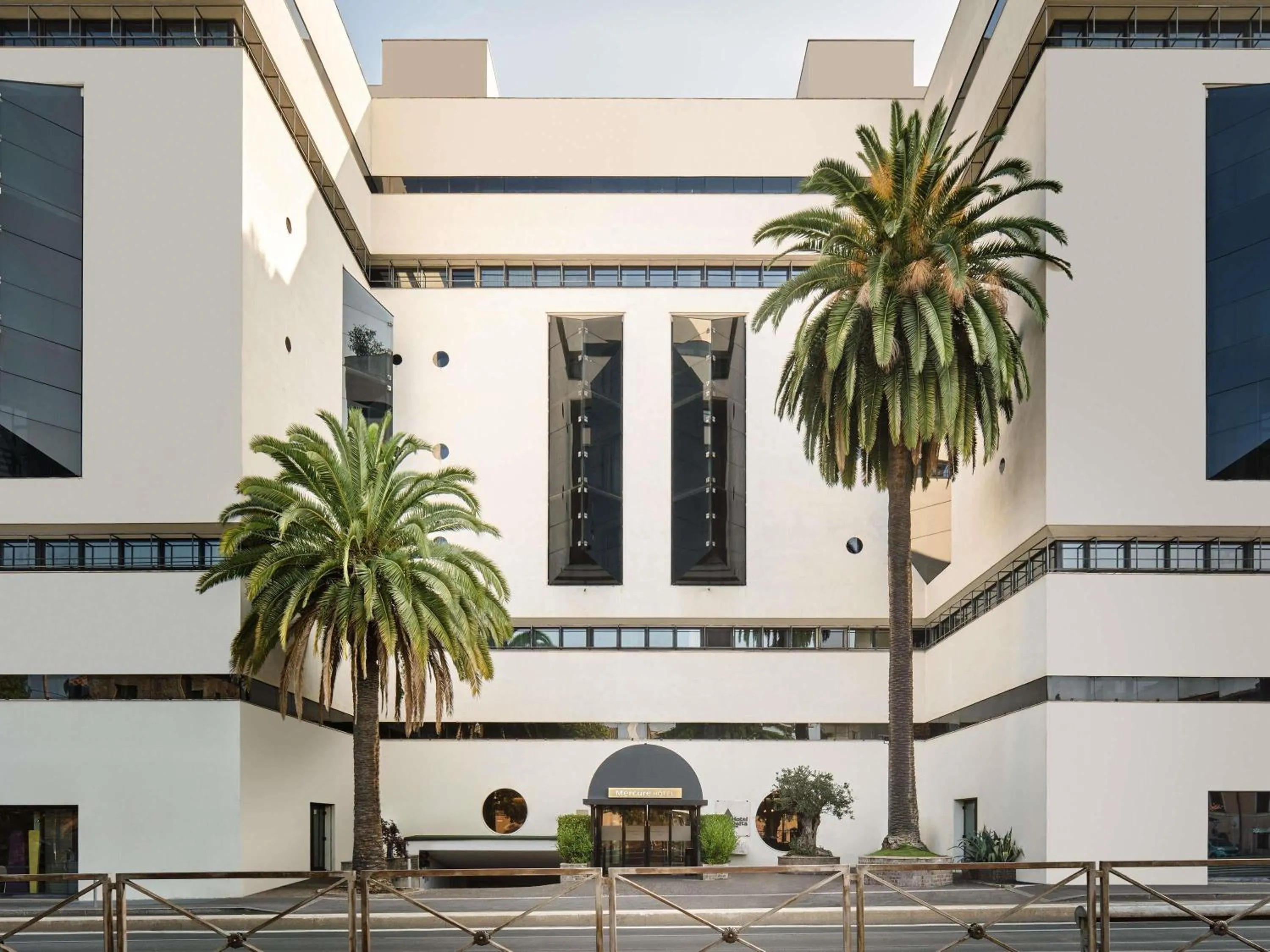 Property building in Mercure Roma Centro Colosseo