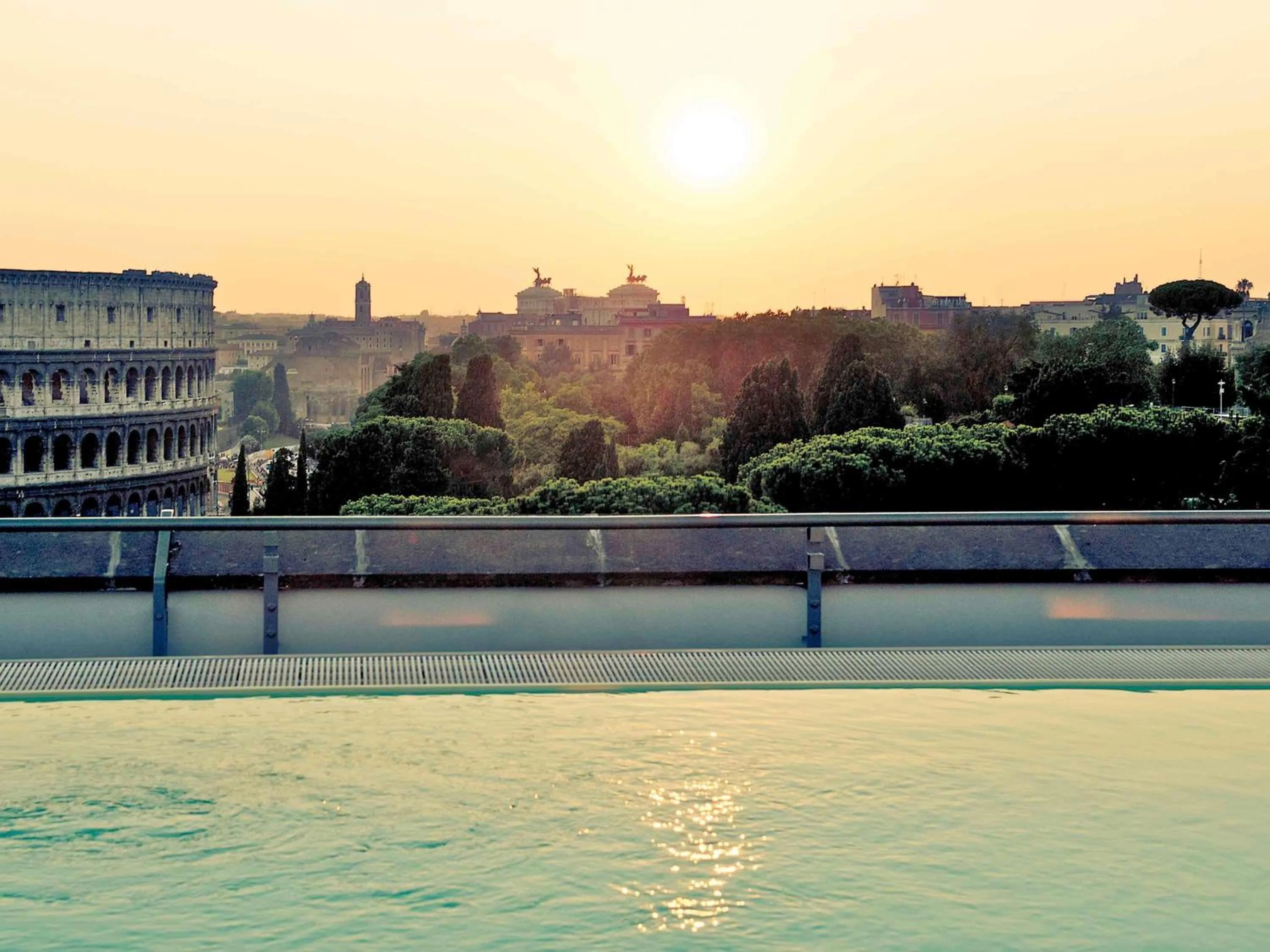 Pool view in Mercure Roma Centro Colosseo