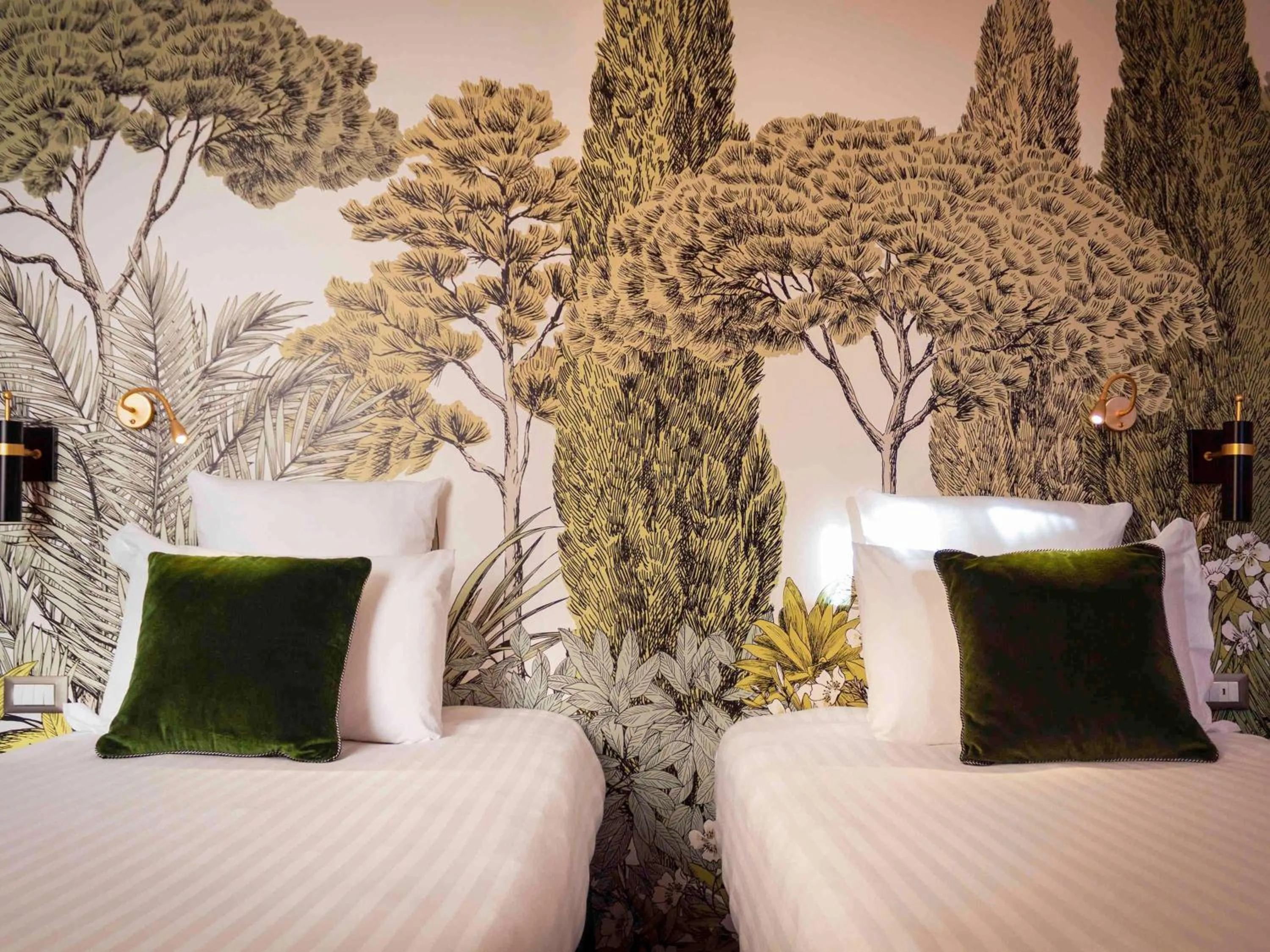 Bedroom, Bed in Hotel Mercure Roma Corso Trieste