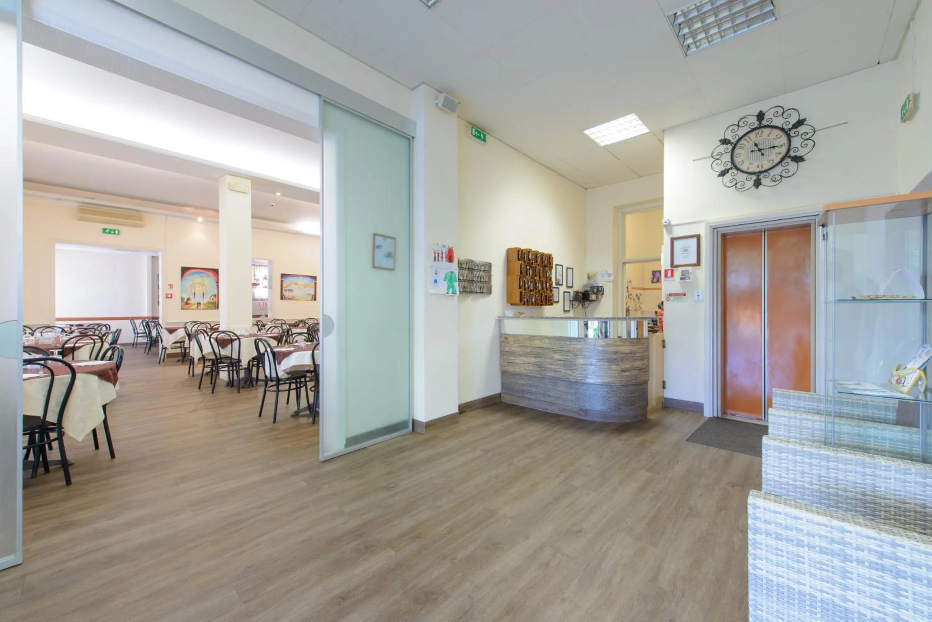 Restaurant/places to eat in Hotel Sirena