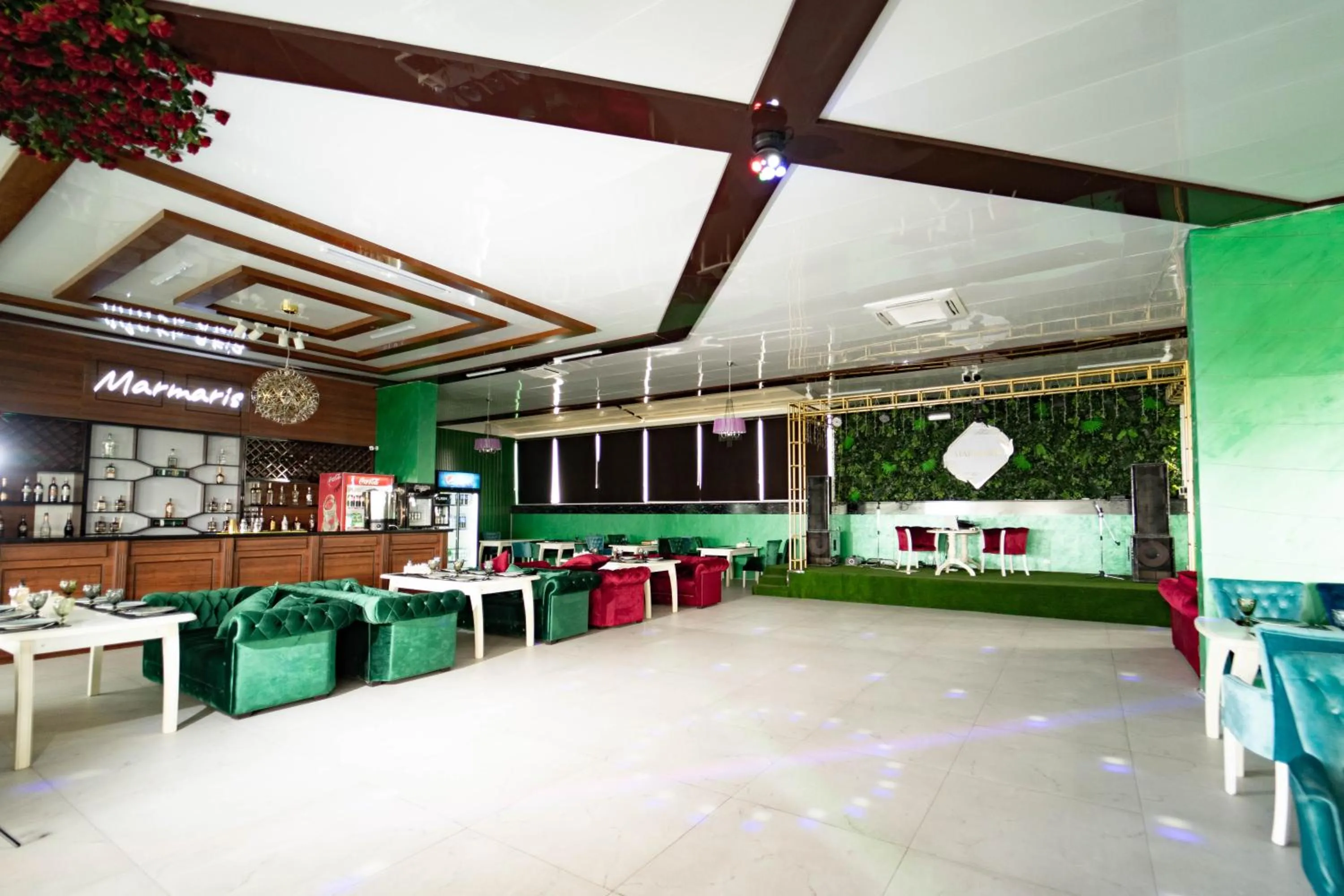 Restaurant/places to eat in Reikartz Bahor Bukhara