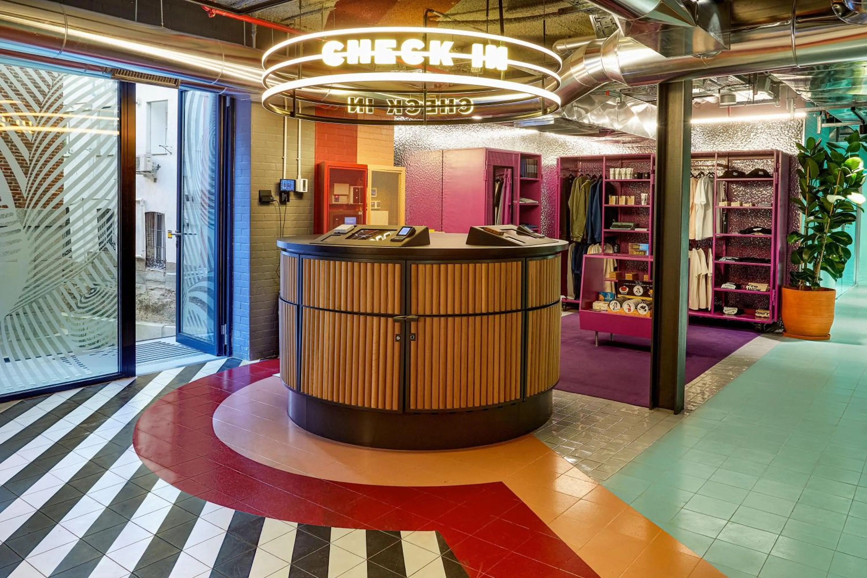 On-site shops in The Social Hub Madrid 4 star