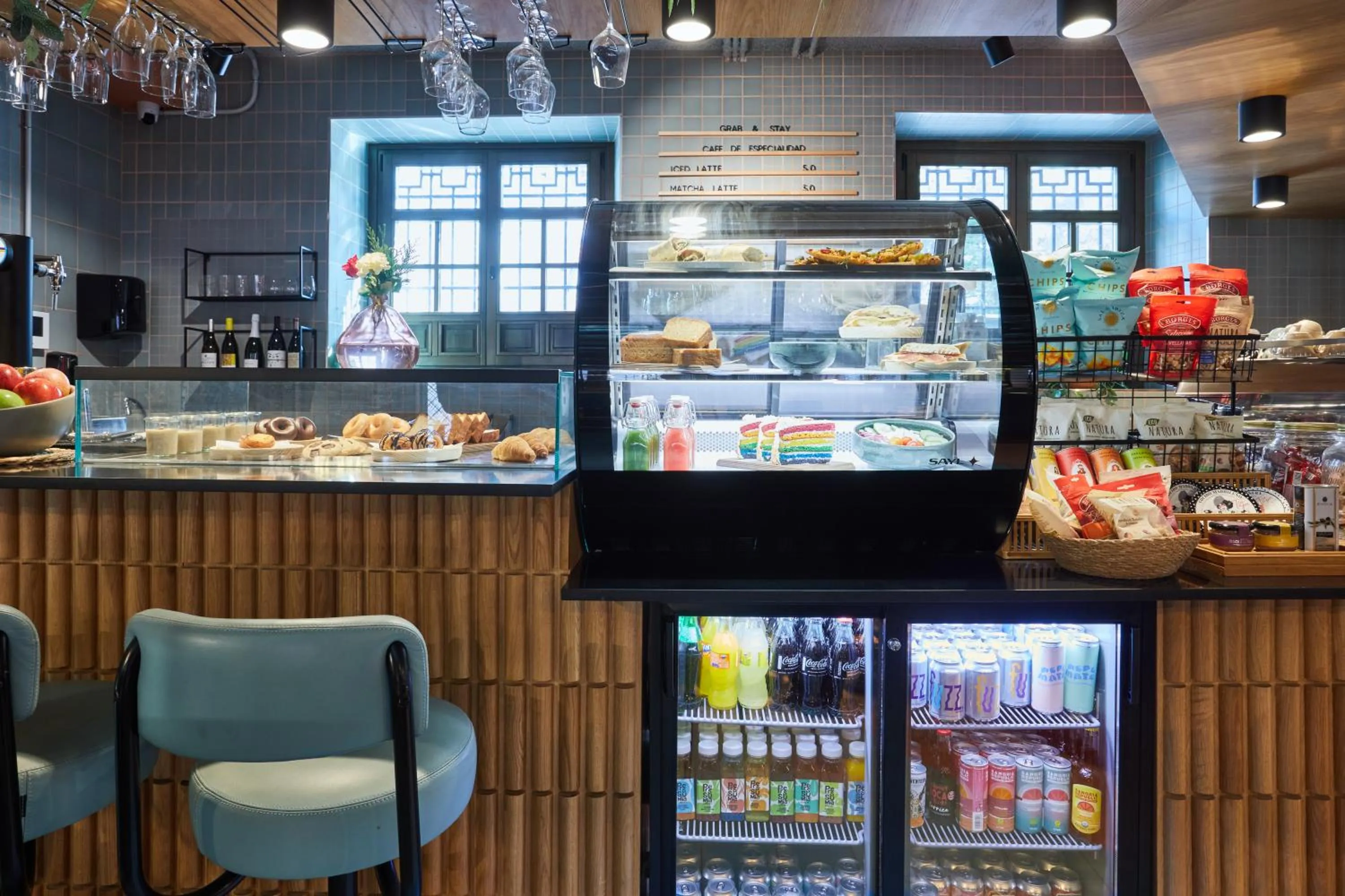 Restaurant/places to eat in The Social Hub Madrid 4 star