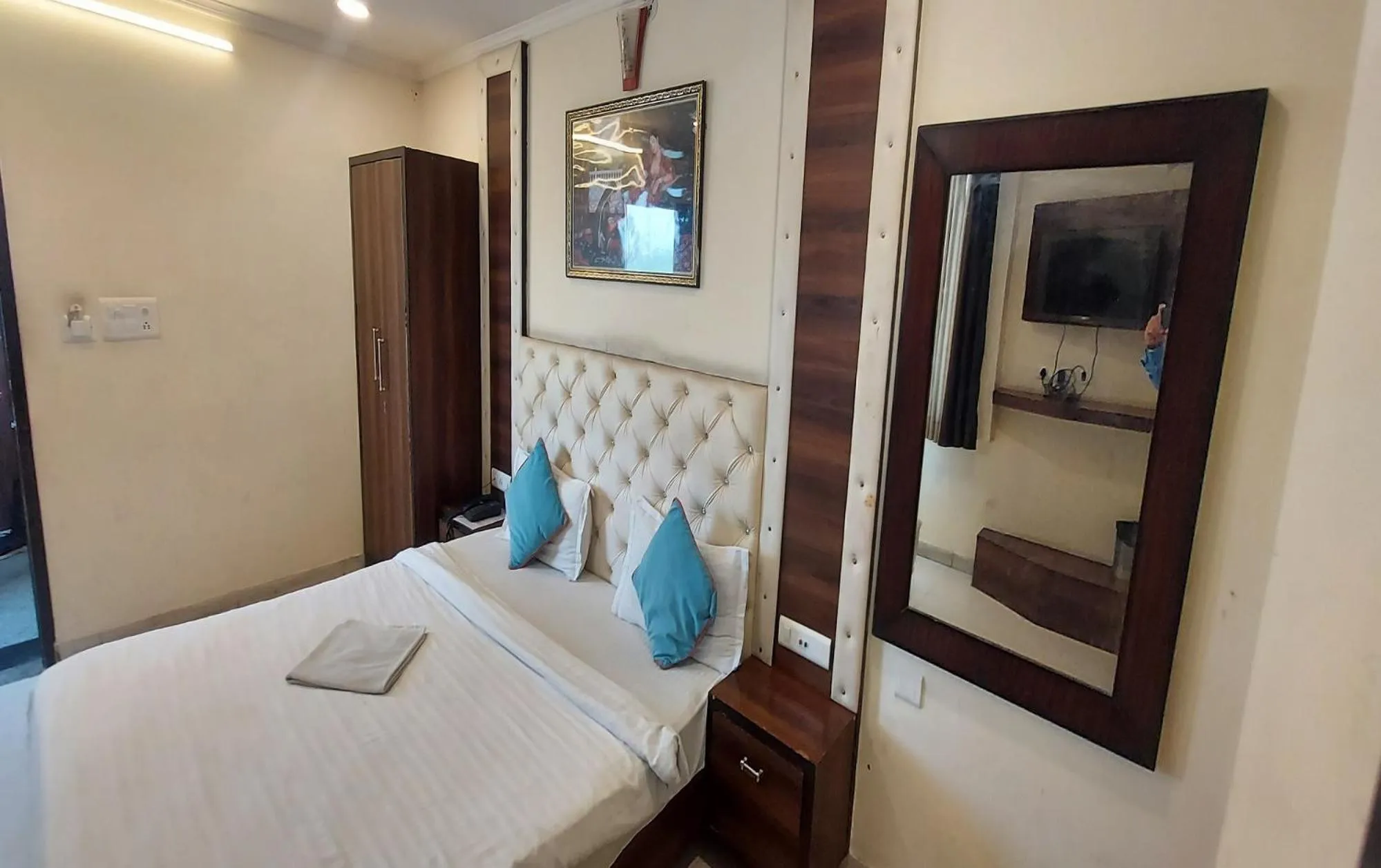 Photo of the whole room in Hotel Eden