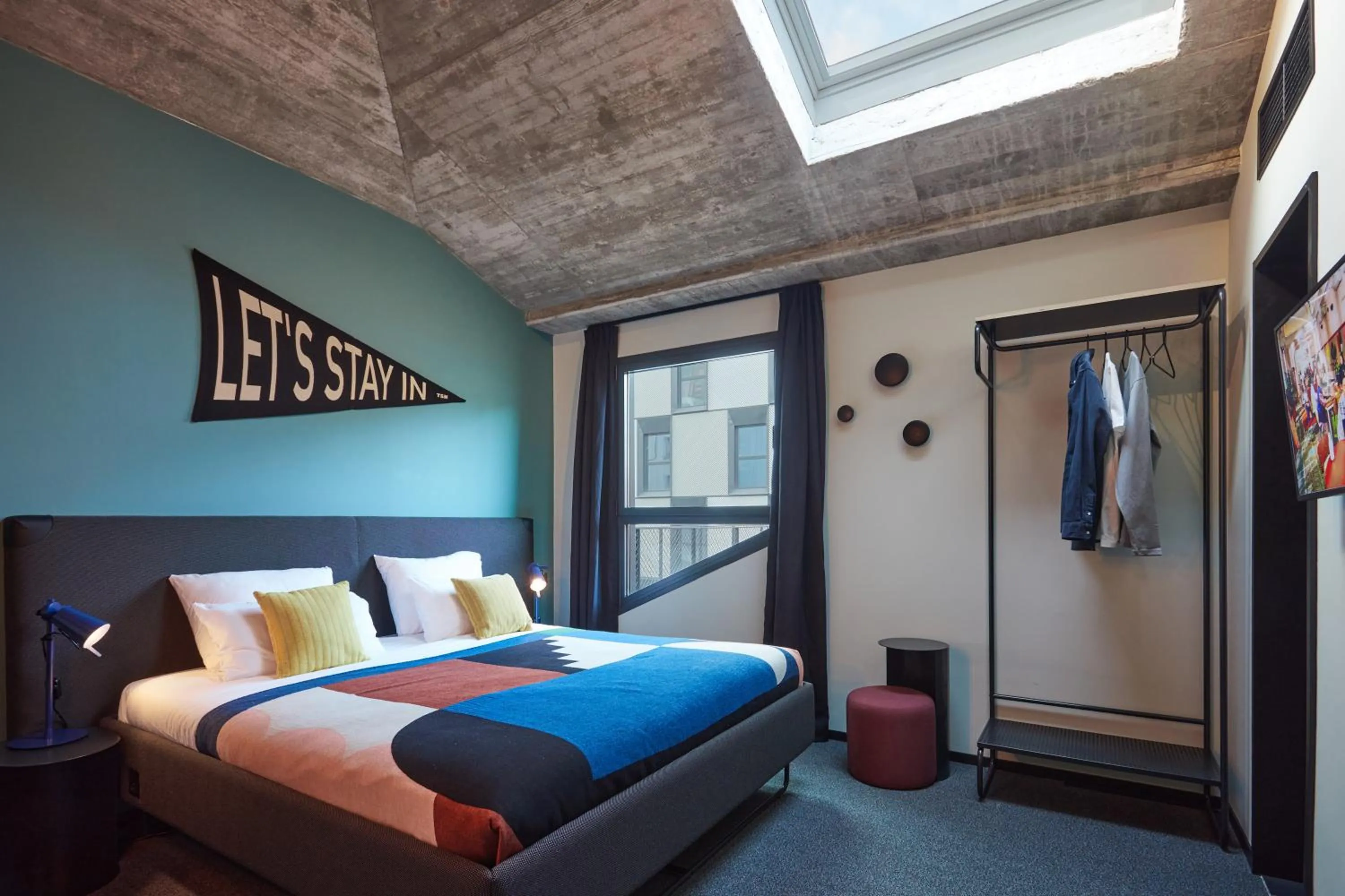 Photo of the whole room, Bed in The Social Hub Madrid