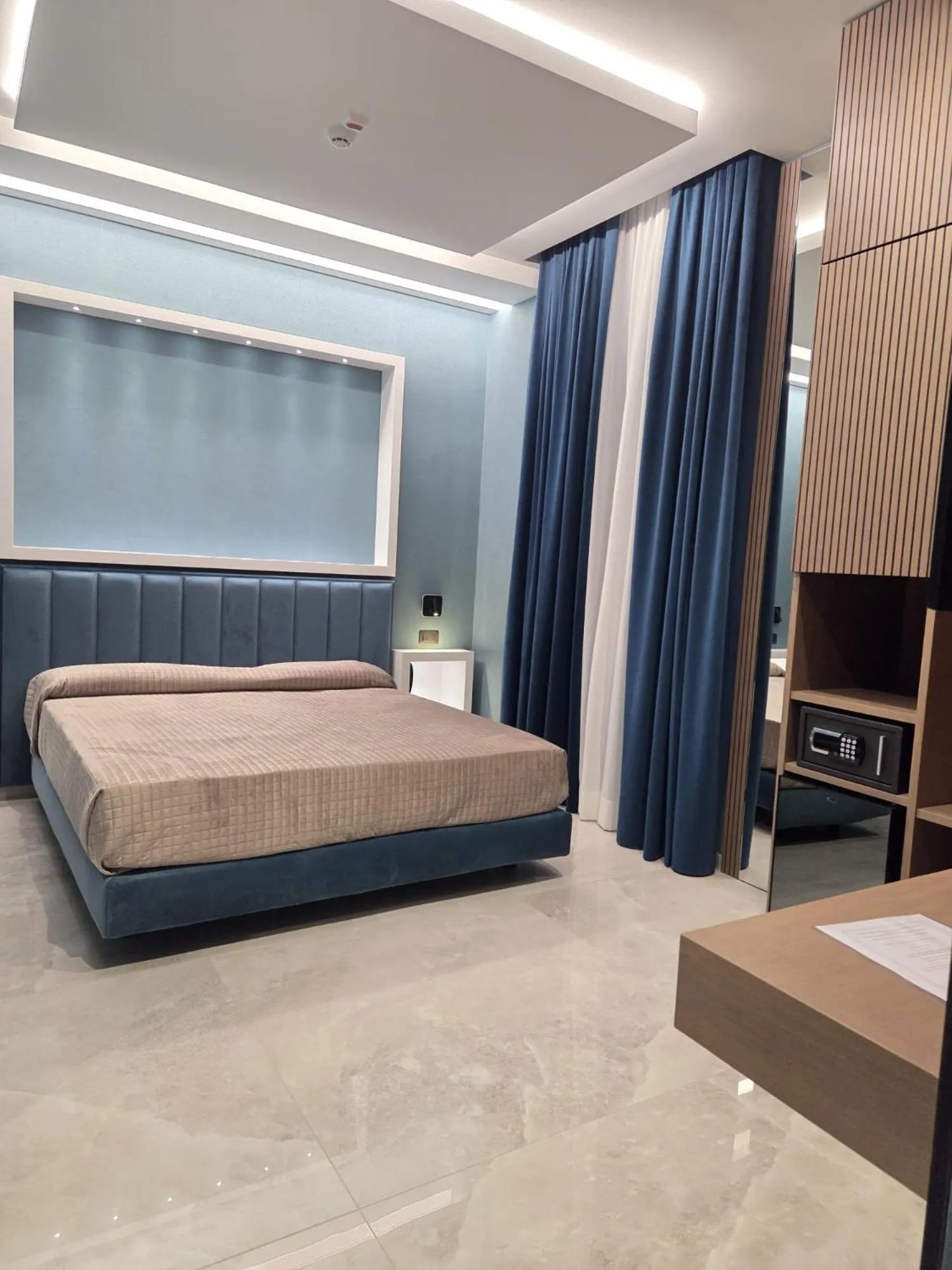 Bedroom, Bed in Buono Hotel