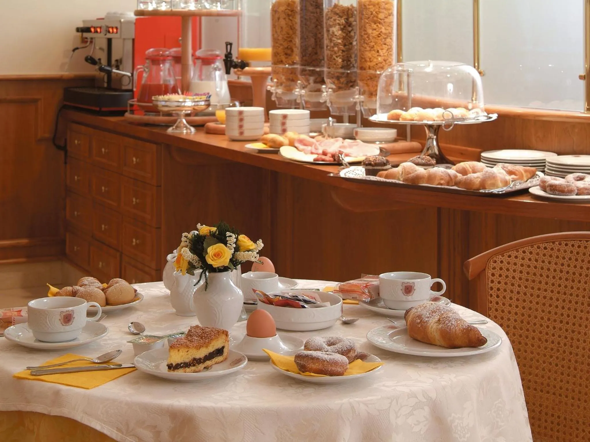 Food and drinks in Buono Hotel