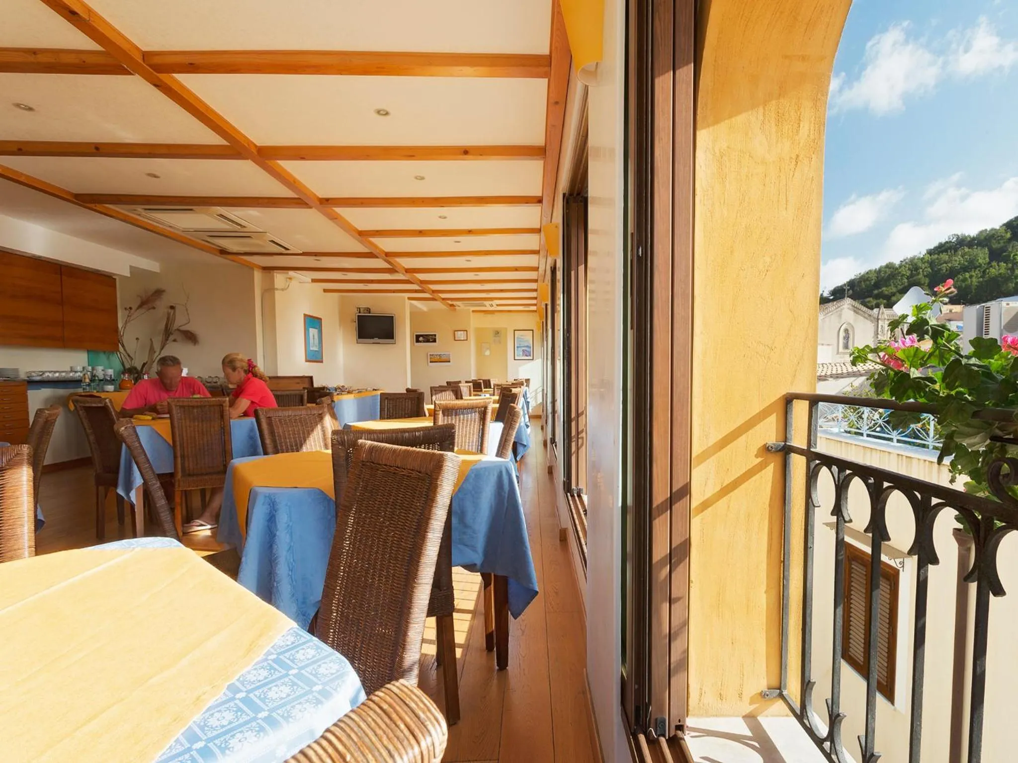 Restaurant/places to eat in Hotel Clelia