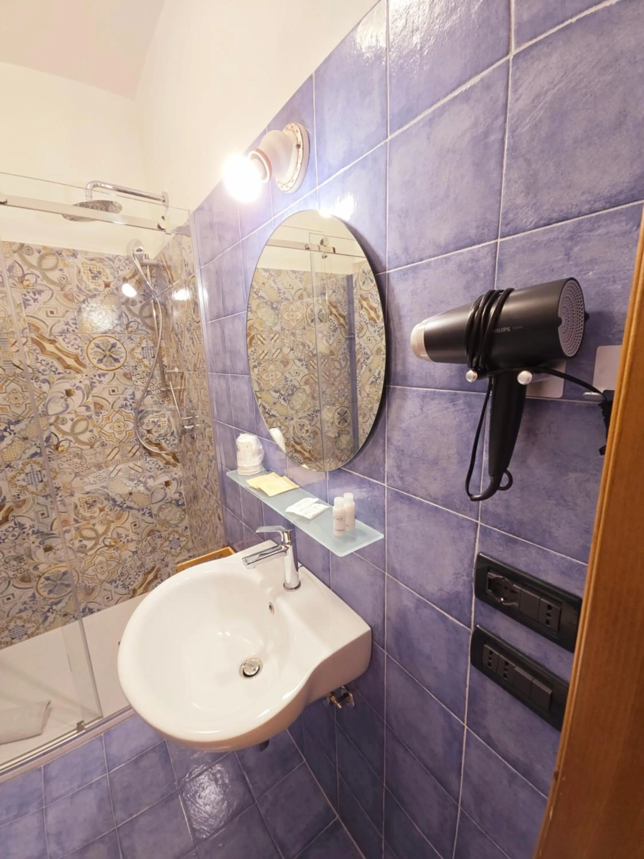 Bathroom in Hotel Cala Marina