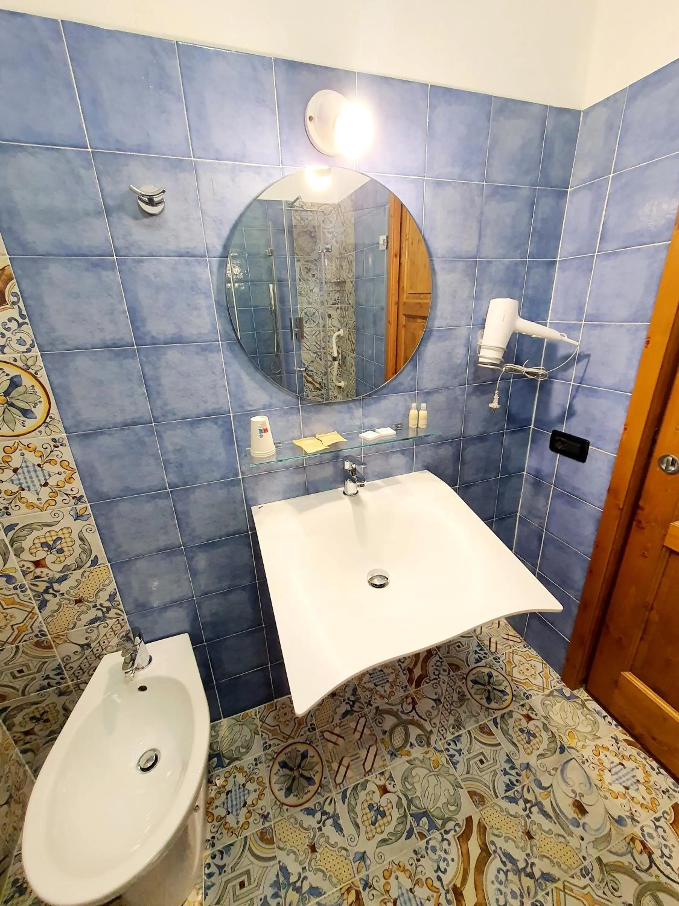 Bathroom in Hotel Cala Marina