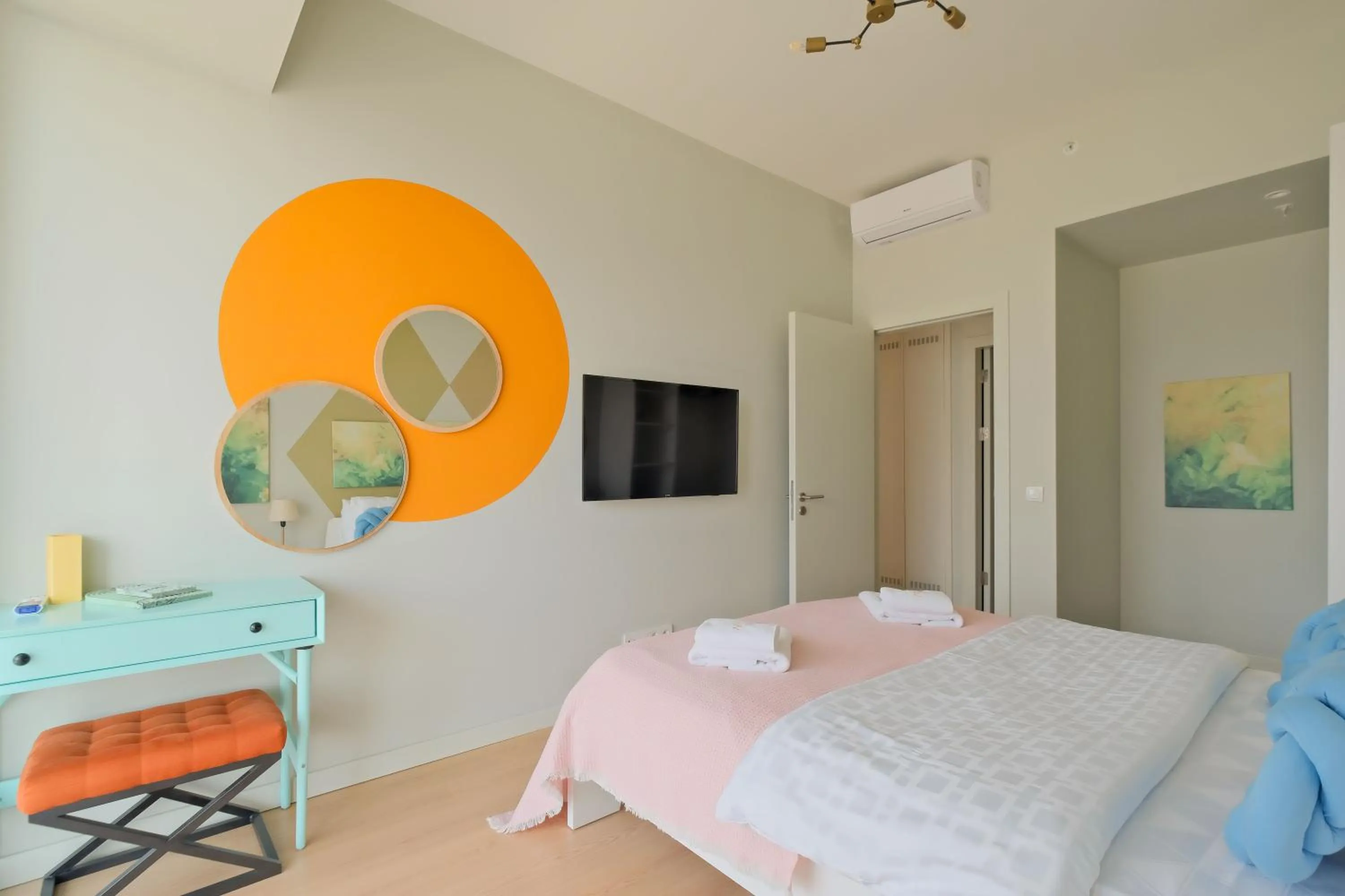 TV and multimedia in Roya Nova Residence by NewInn