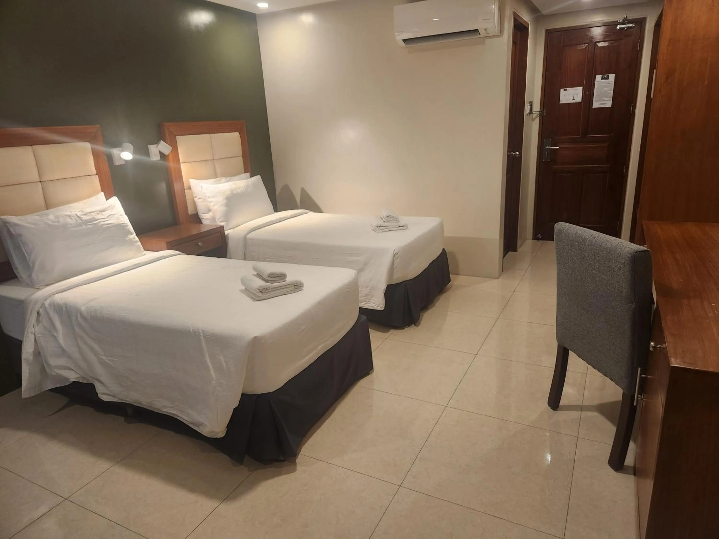 Photo of the whole room, Bed in Hotel Herencia 625