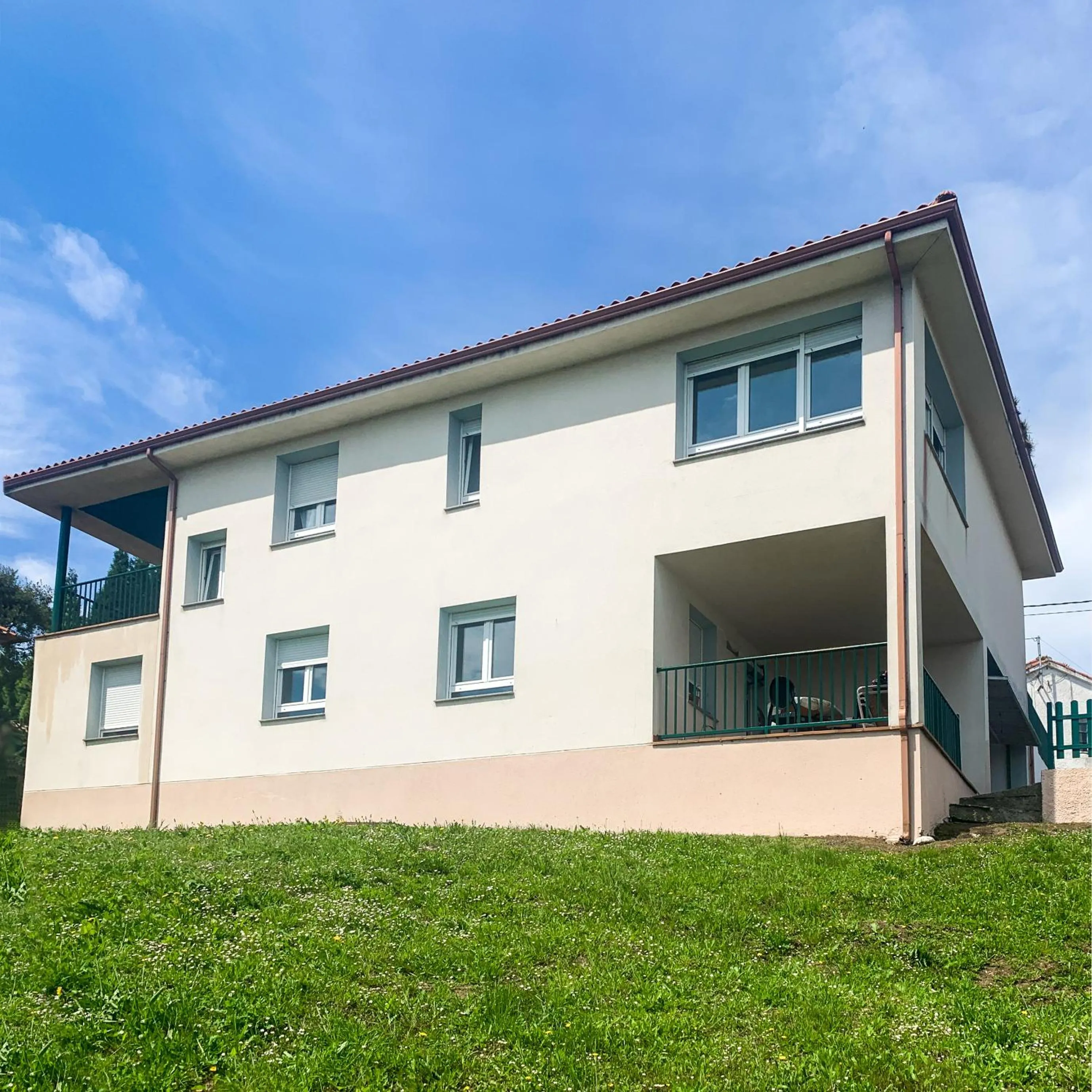 Property building in El Gato Gordo - bike & surf house