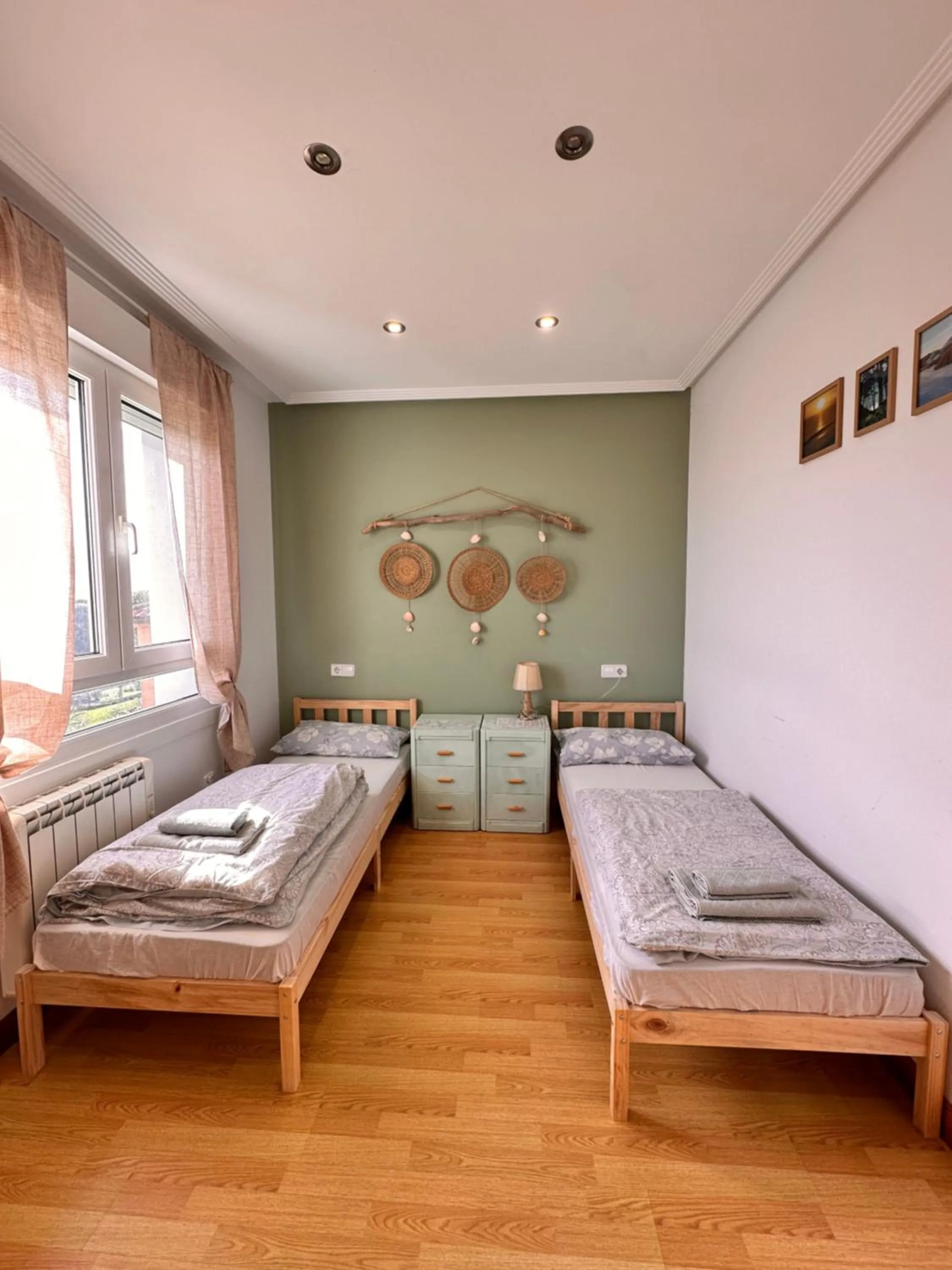 Bedroom, Bed in El Gato Gordo - bike & surf house