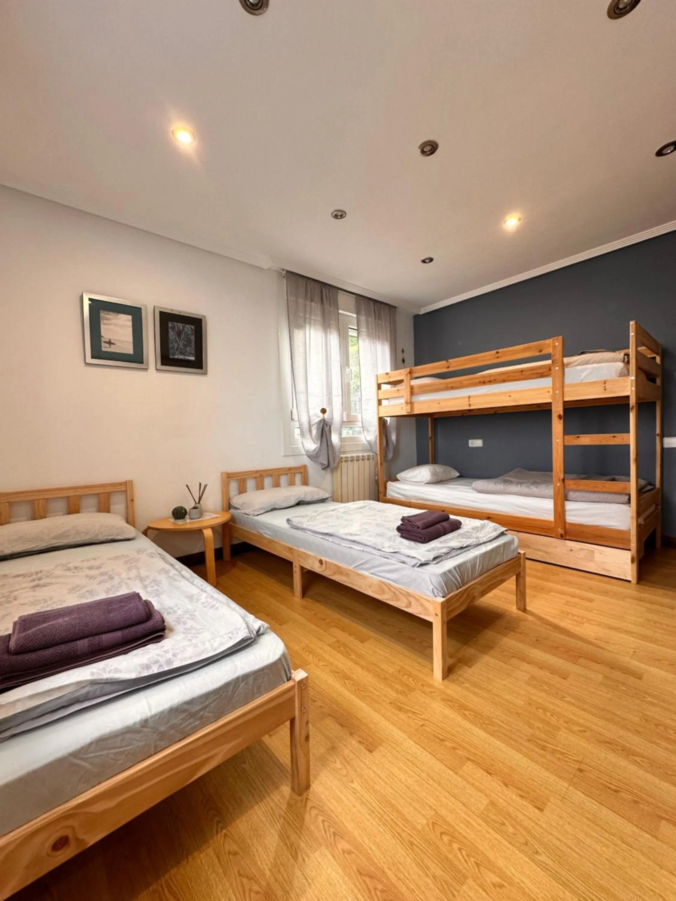 Bedroom, Bed in El Gato Gordo - bike & surf house