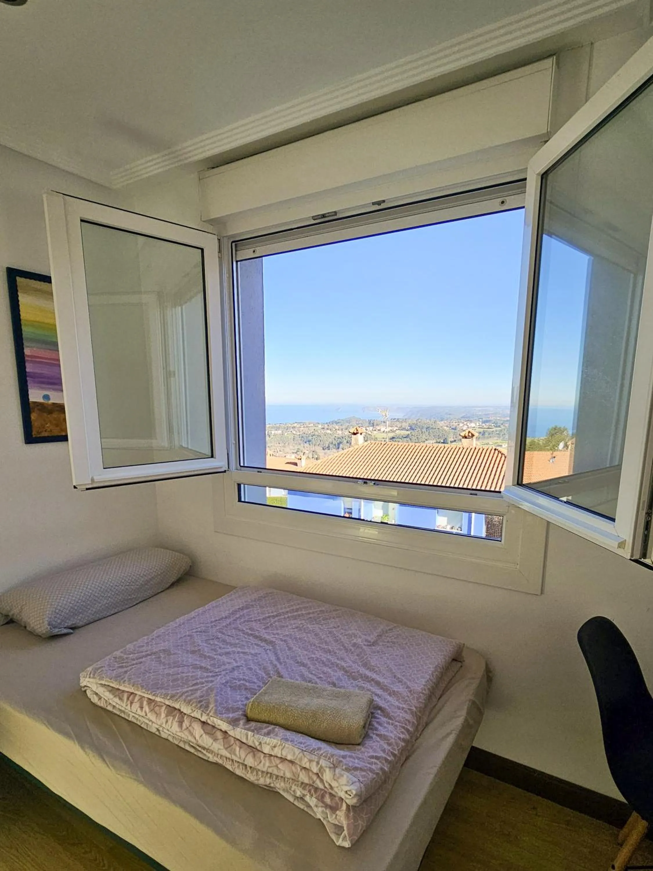 Bedroom, Bed in El Gato Gordo - bike & surf house