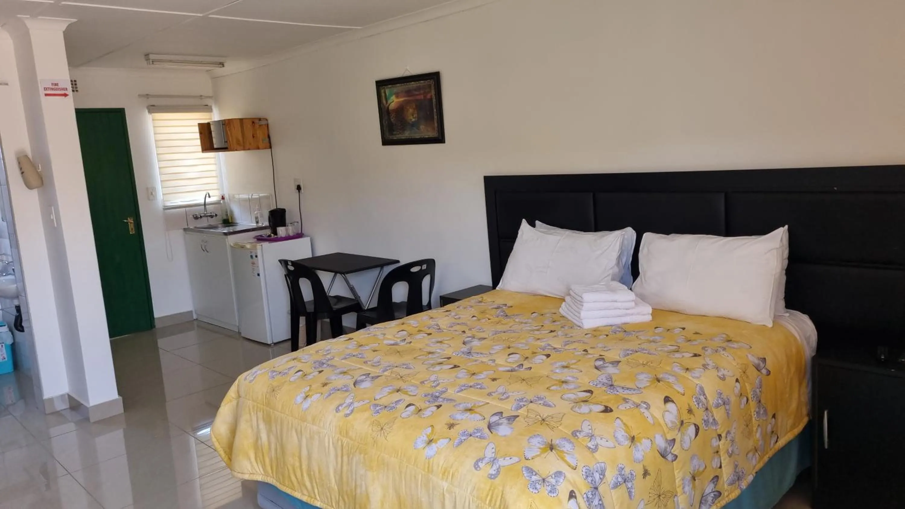 Bedroom, Bed in Viks Bed and Breakfast