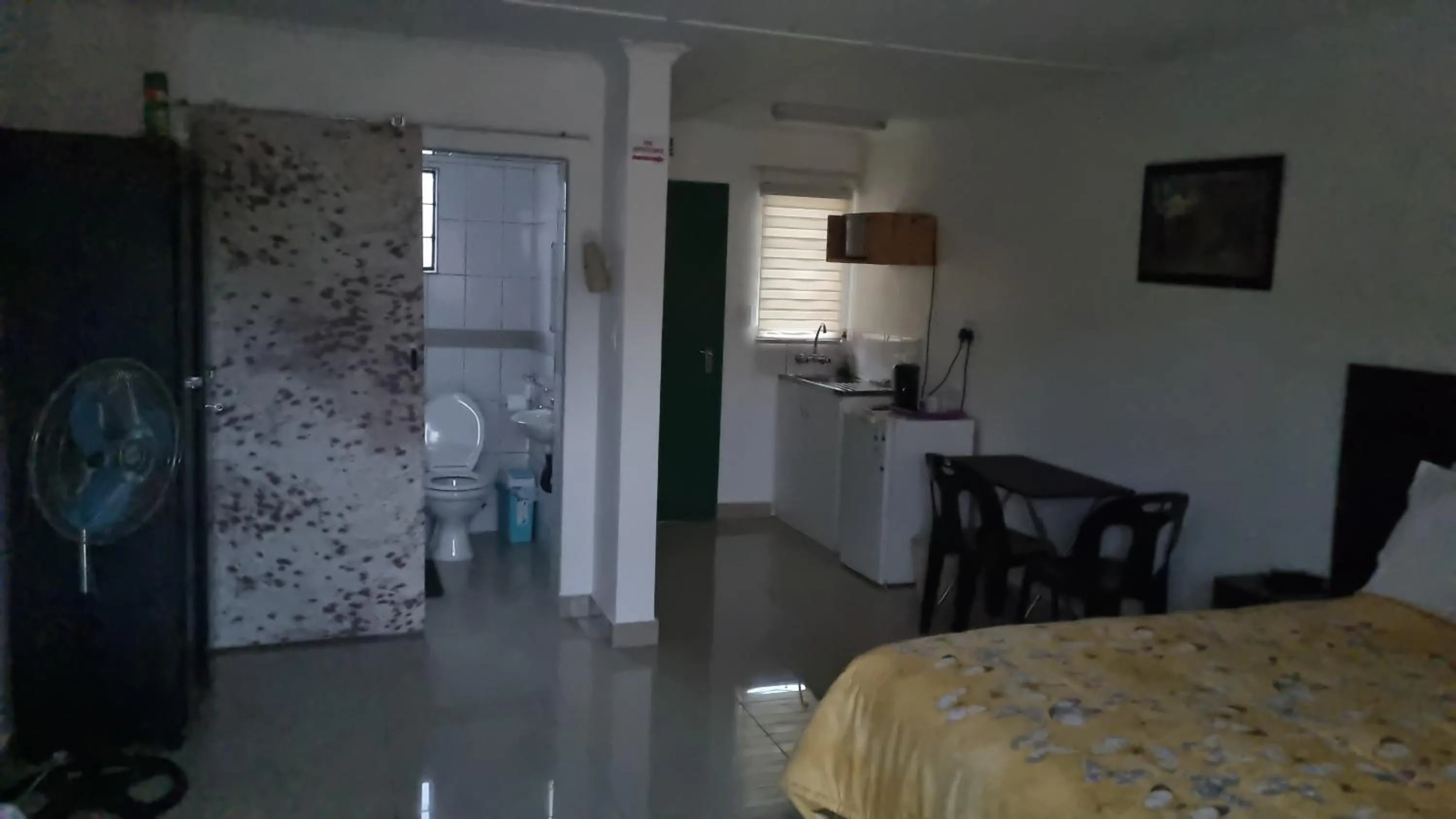 Toilet, Bed in Viks Bed and Breakfast