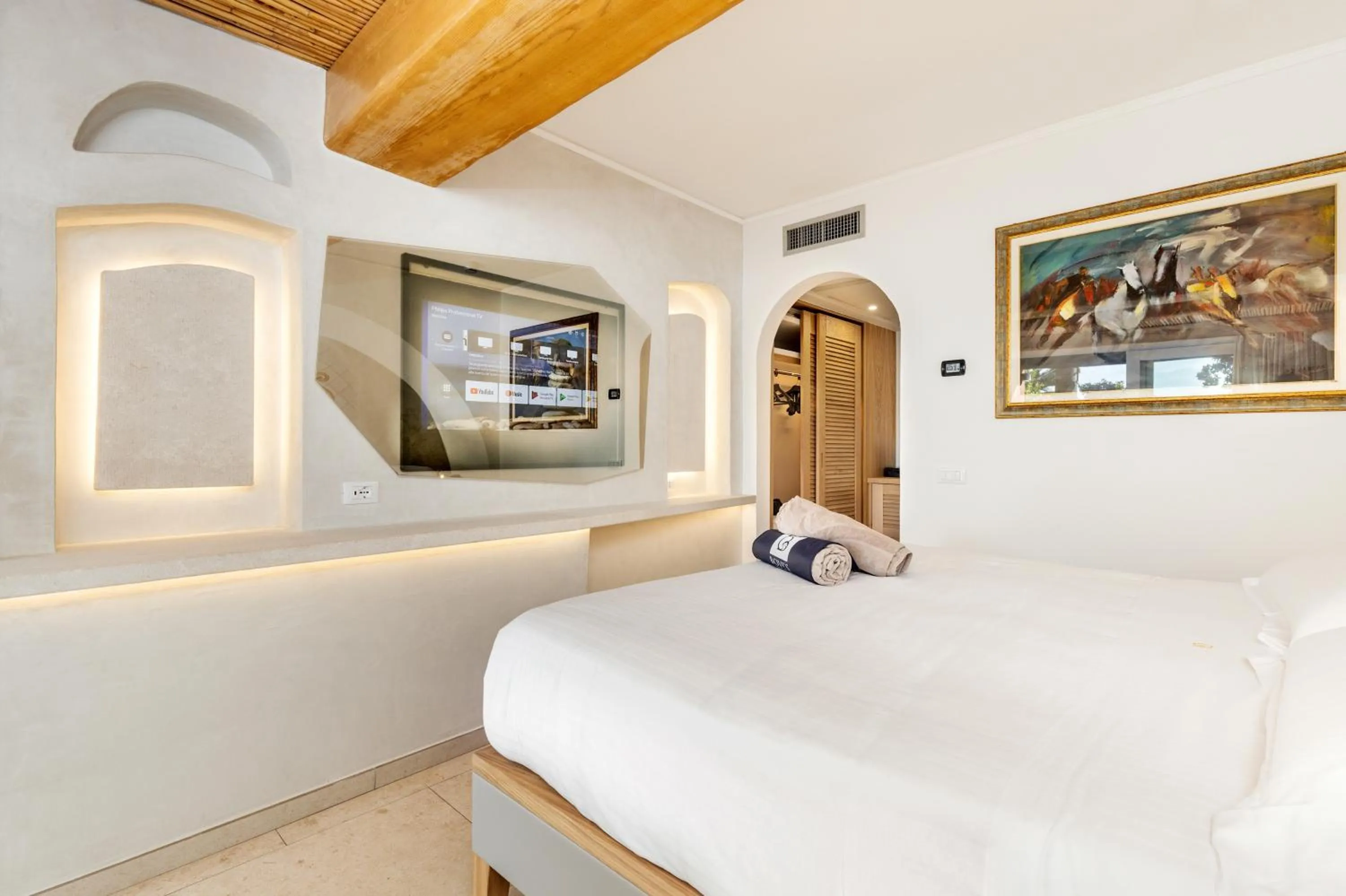 Photo of the whole room, Bed in Hotel La Bitta - Bovis Hotels