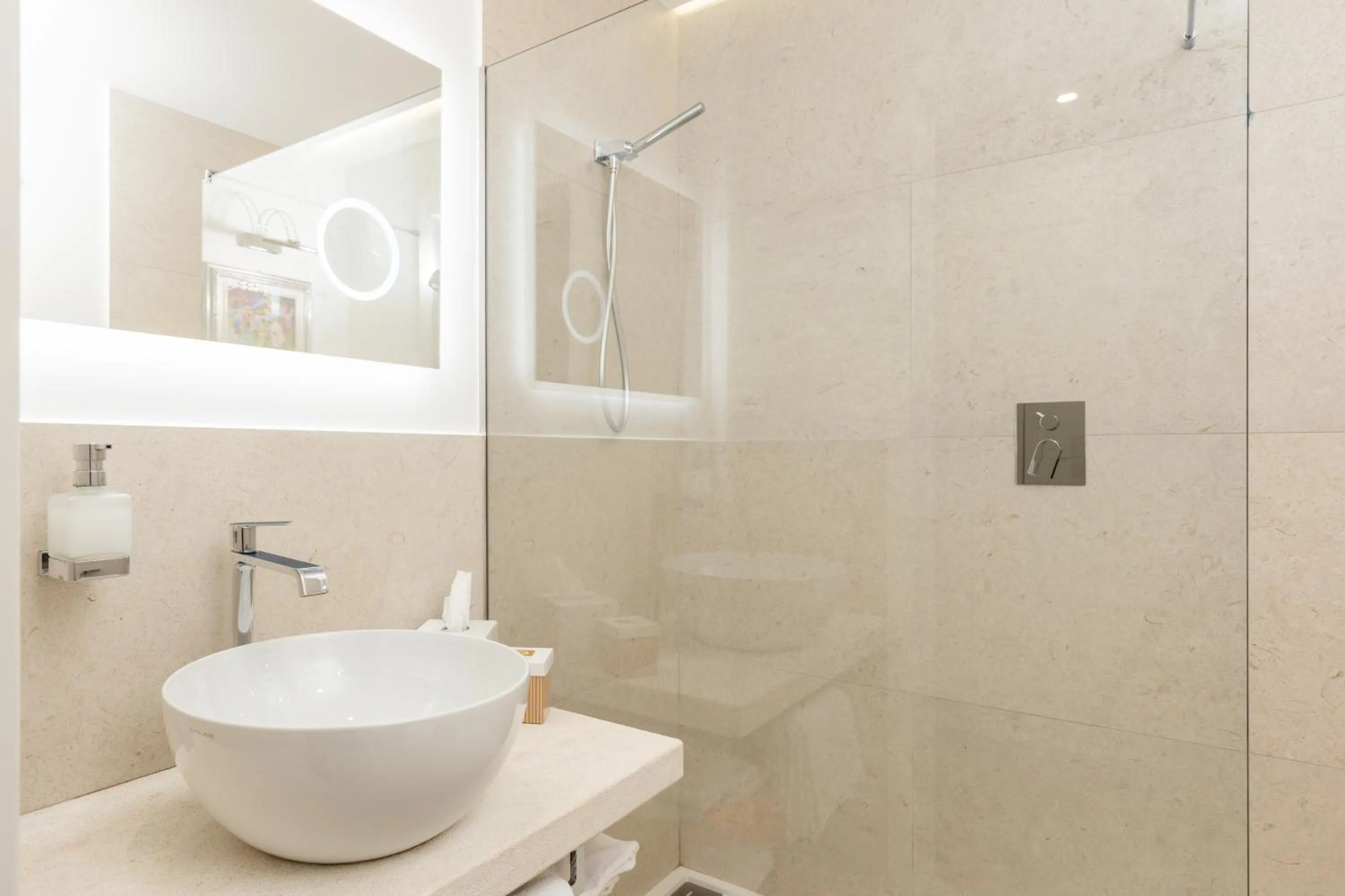 Bathroom in Hotel La Bitta - Bovis Hotels